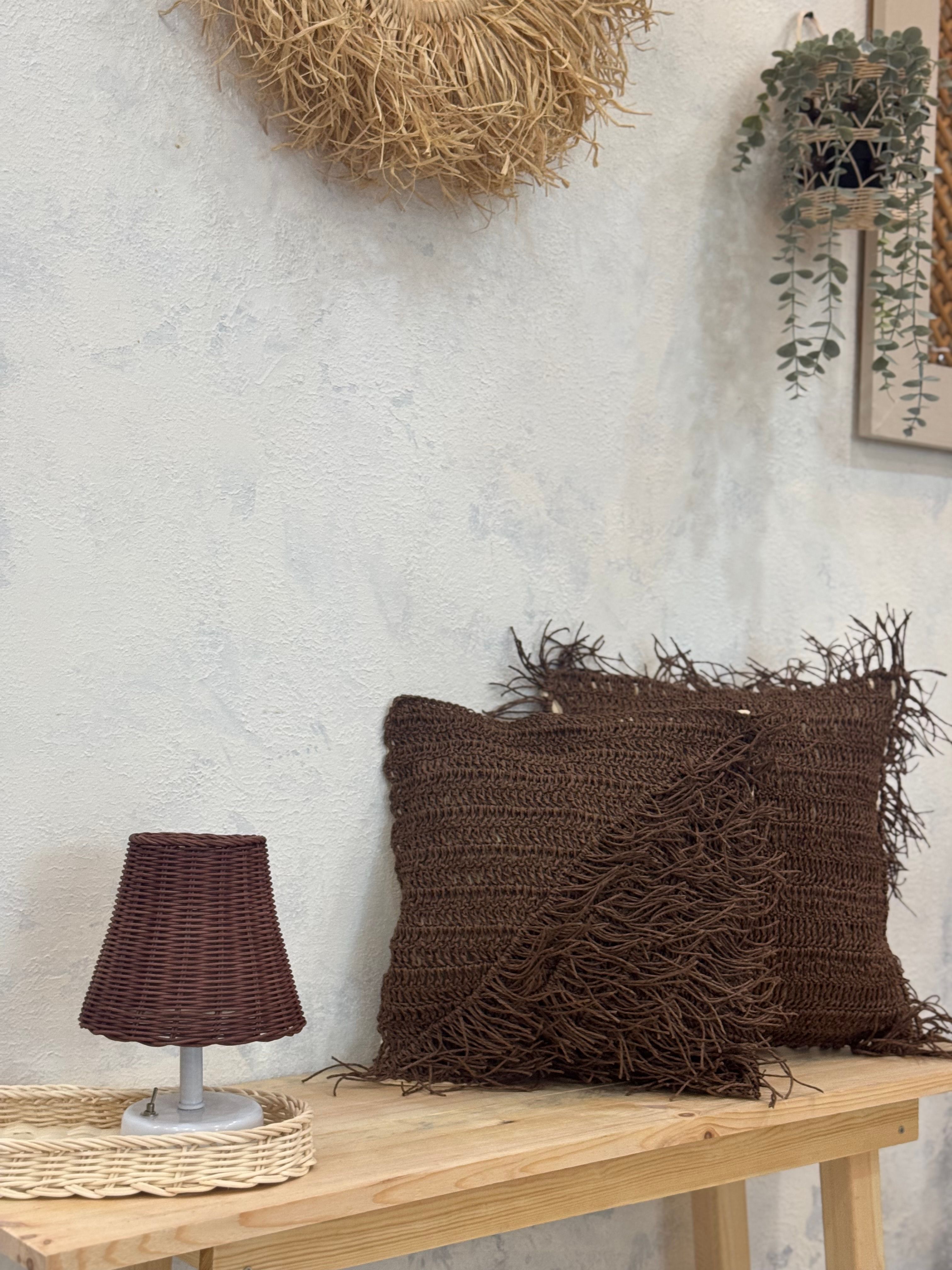 Kahverengi Yan Detaylı Kırlent Kılıfı 50 X 50 cm