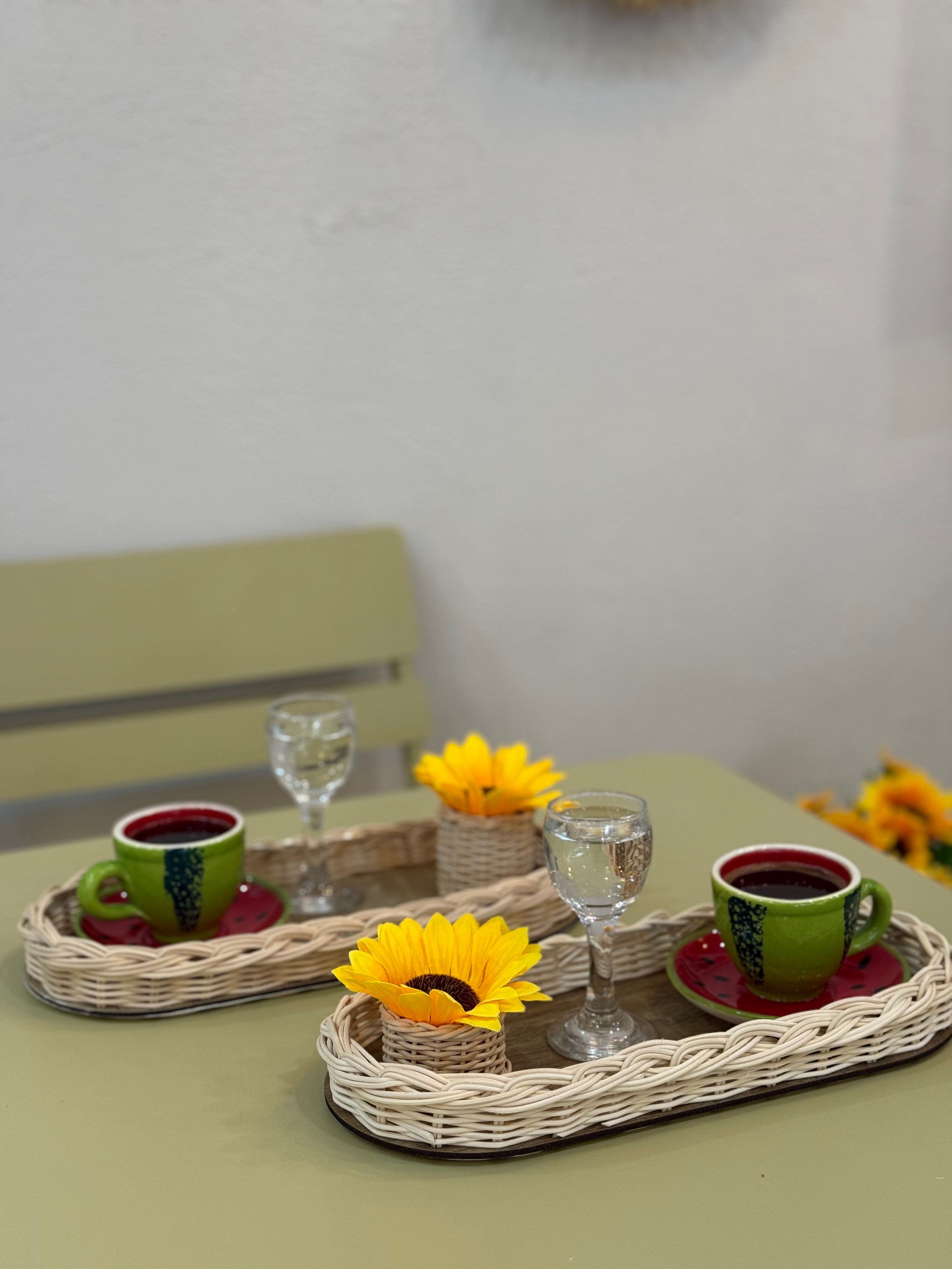 4'lü Rattan Düzenleyici Tepsi & Ayçiçeği Sunflower Sunum Seti Kahve Sunumluğu (ÇİÇEK DAHİLDİR)