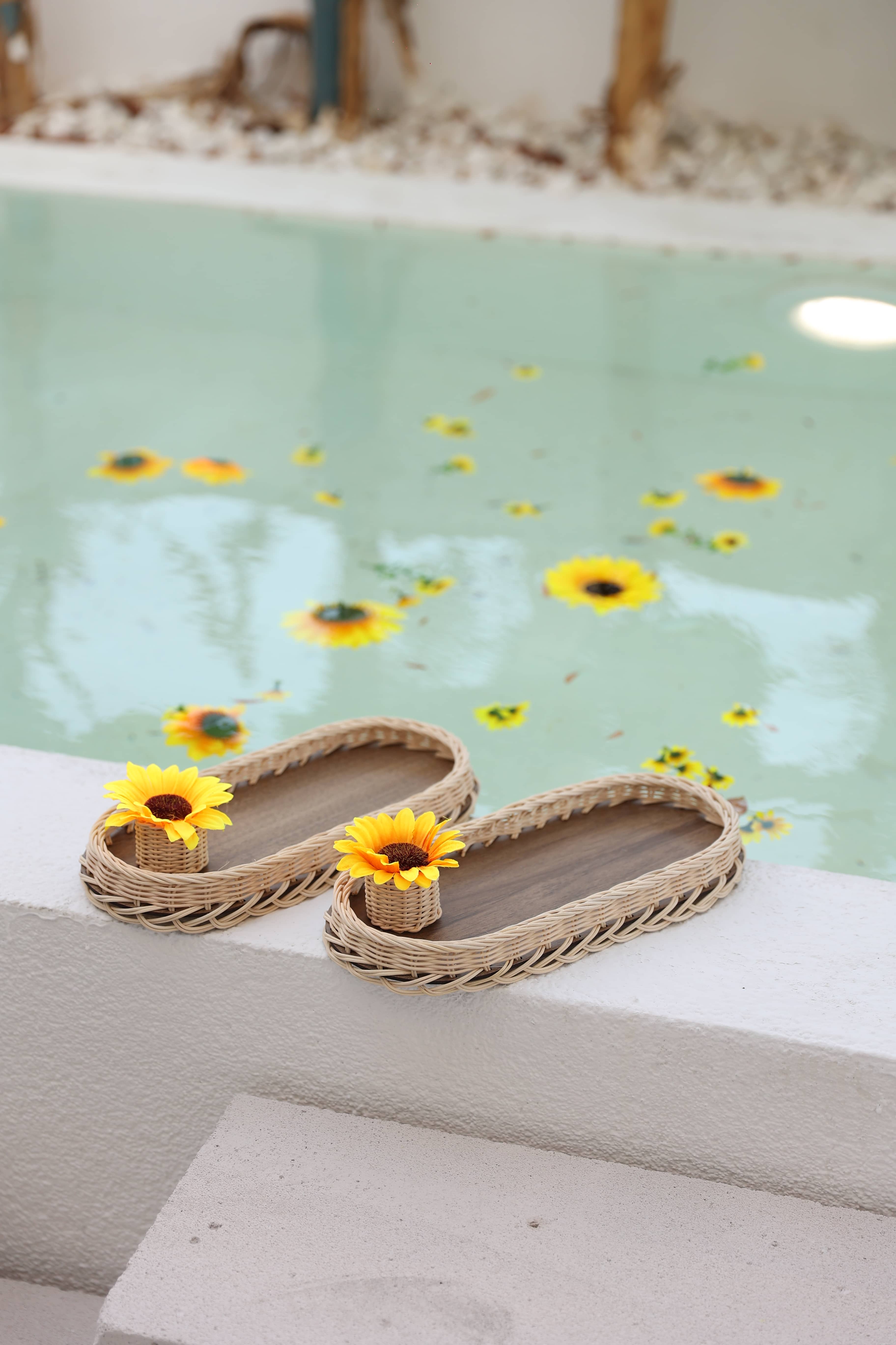 4'lü Rattan Düzenleyici Tepsi & Ayçiçeği Sunflower Sunum Seti Kahve Sunumluğu (ÇİÇEK DAHİLDİR)