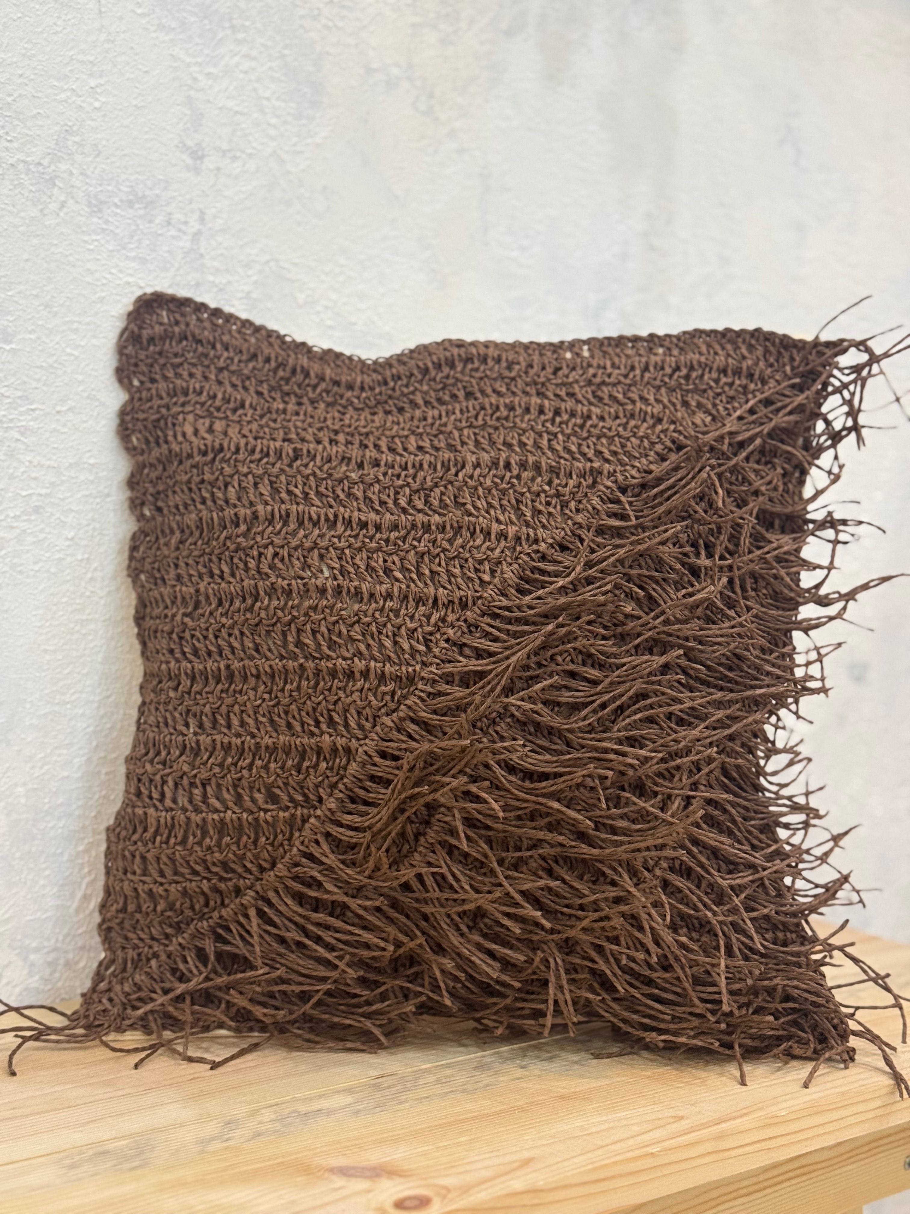 Kahverengi Yan Detaylı Kırlent Kılıfı 50 X 50 cm