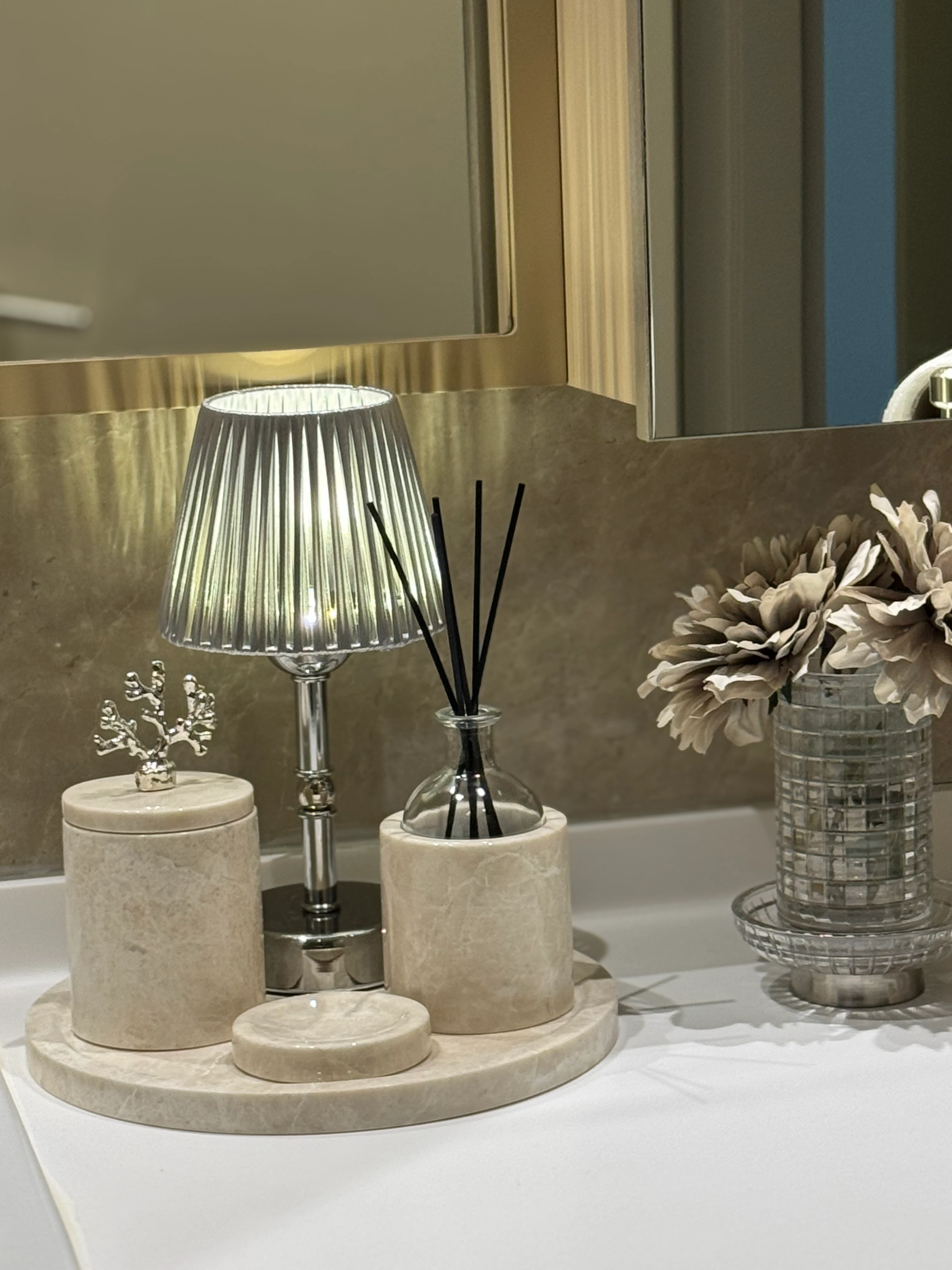 Gümüş Deri Kablosuz Pilli Masa Lambası - Alt Uzun Gümüş