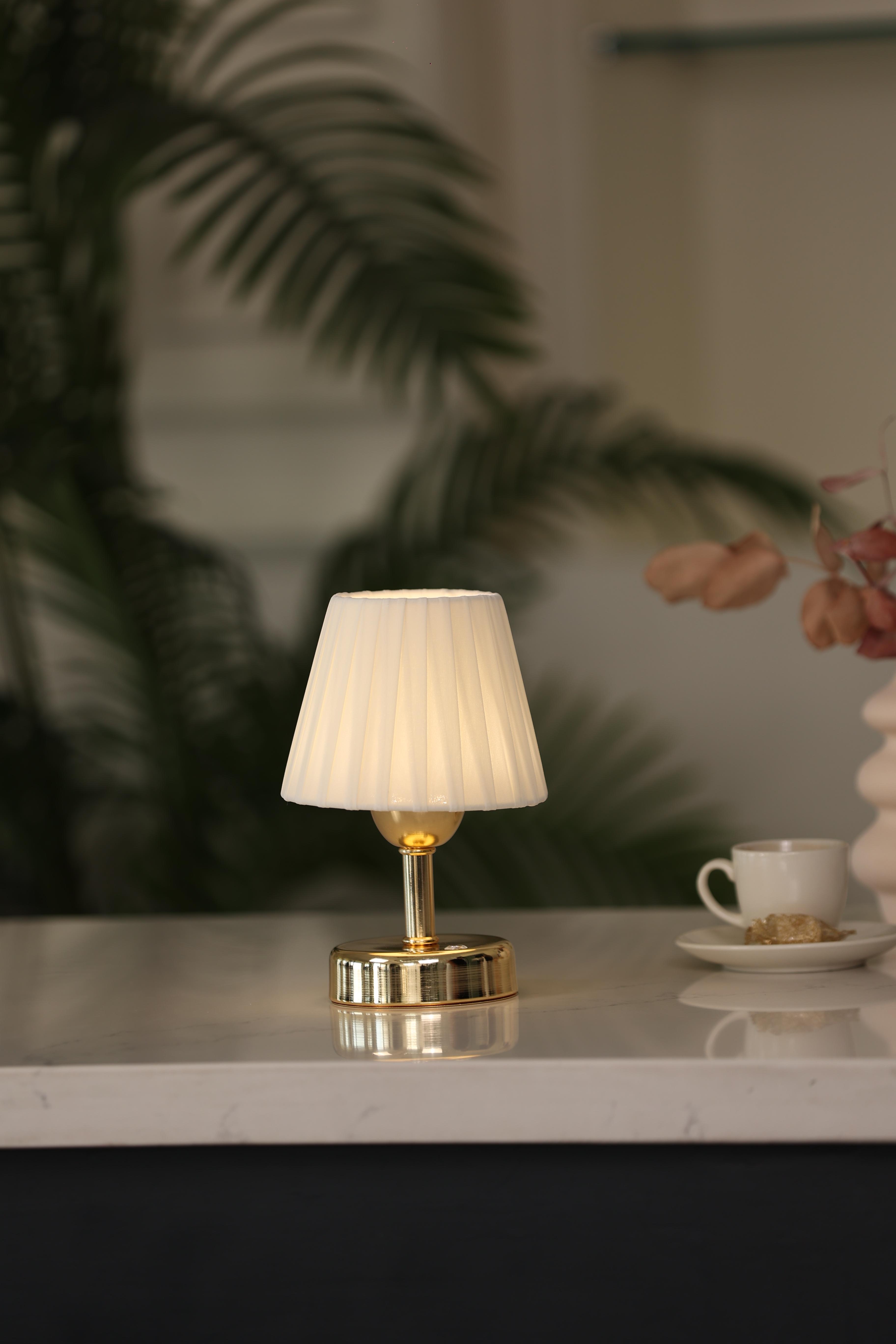 Osmanlı İpeği Pileli Kablosuz Şarjlı Masa Lambası 