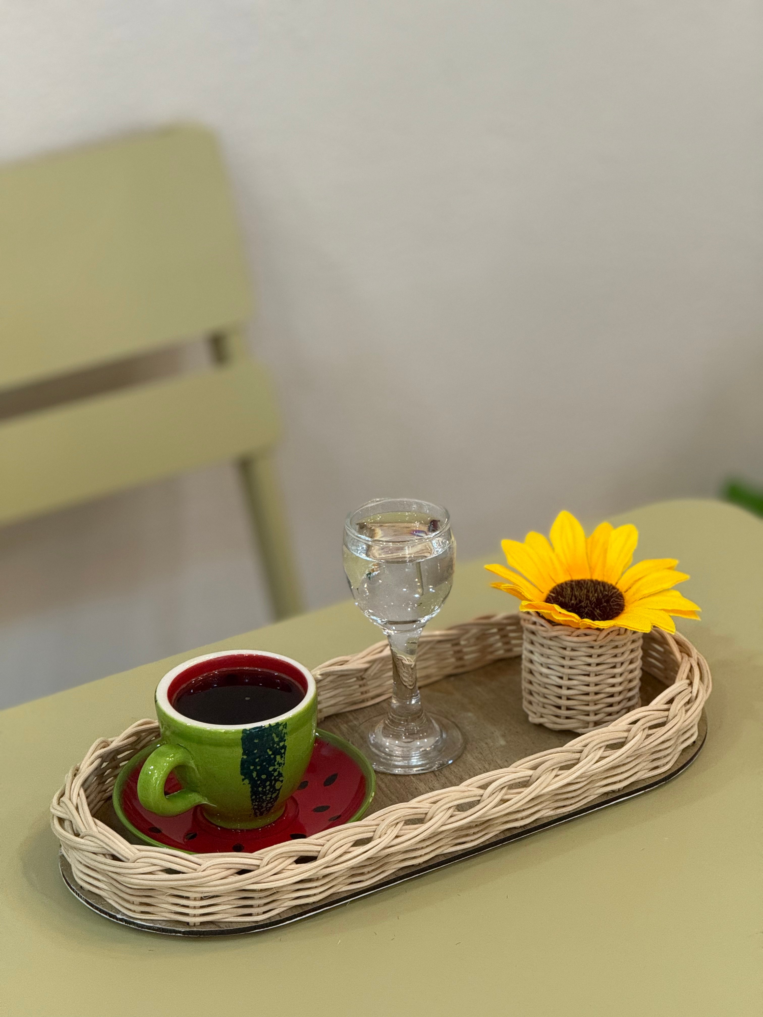 2'li Rattan Düzenleyici Tepsi & Ayçiçeği Sunflower Sunum Seti Kahve Sunumluğu (ÇİÇEK DAHİLDİR)
