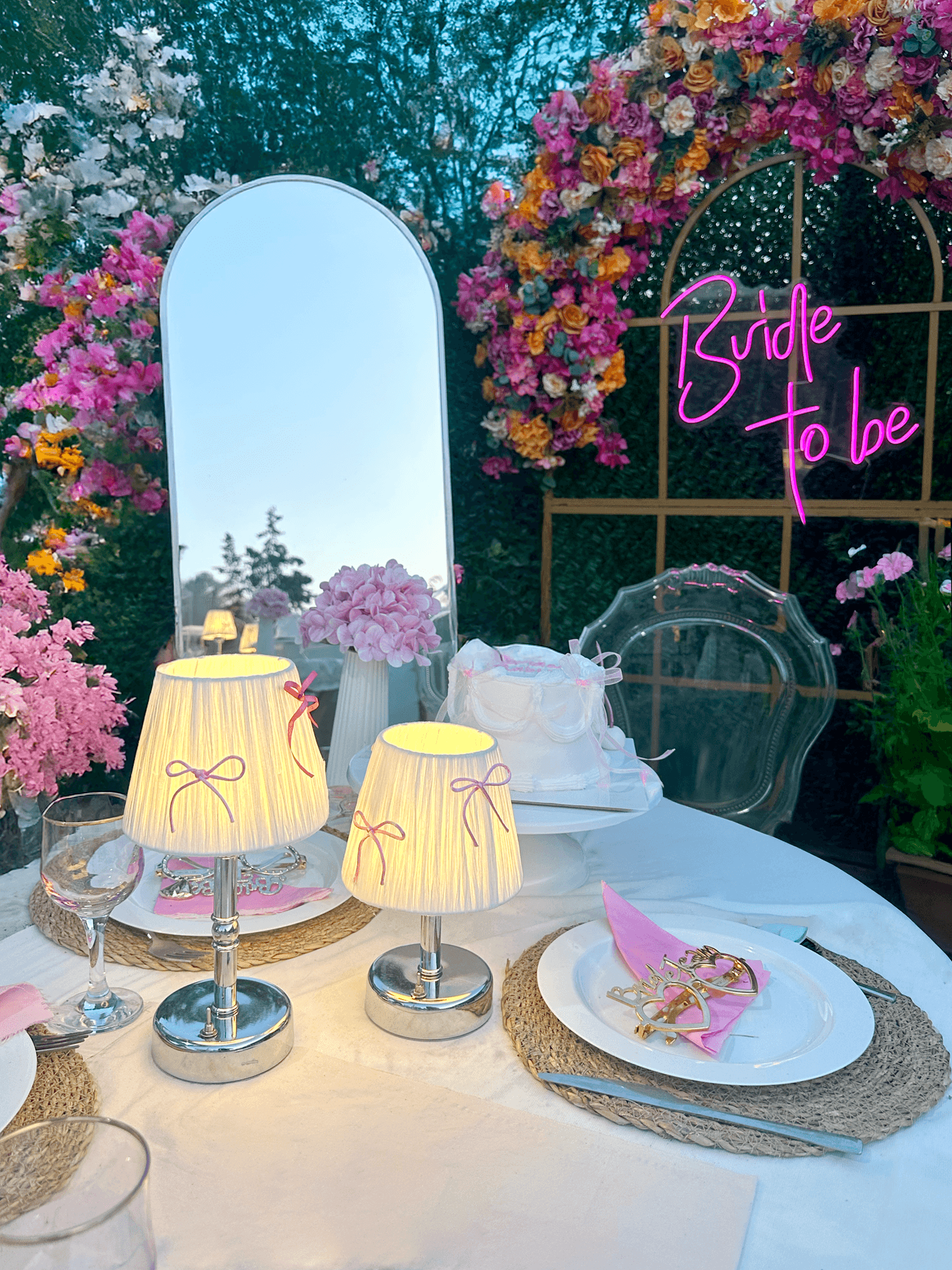 Candy Pembe Fiyonk Kurdele Beyaz Rafya Kablosuz Pilli Masa Lambası - Alt Uzun Gümüş