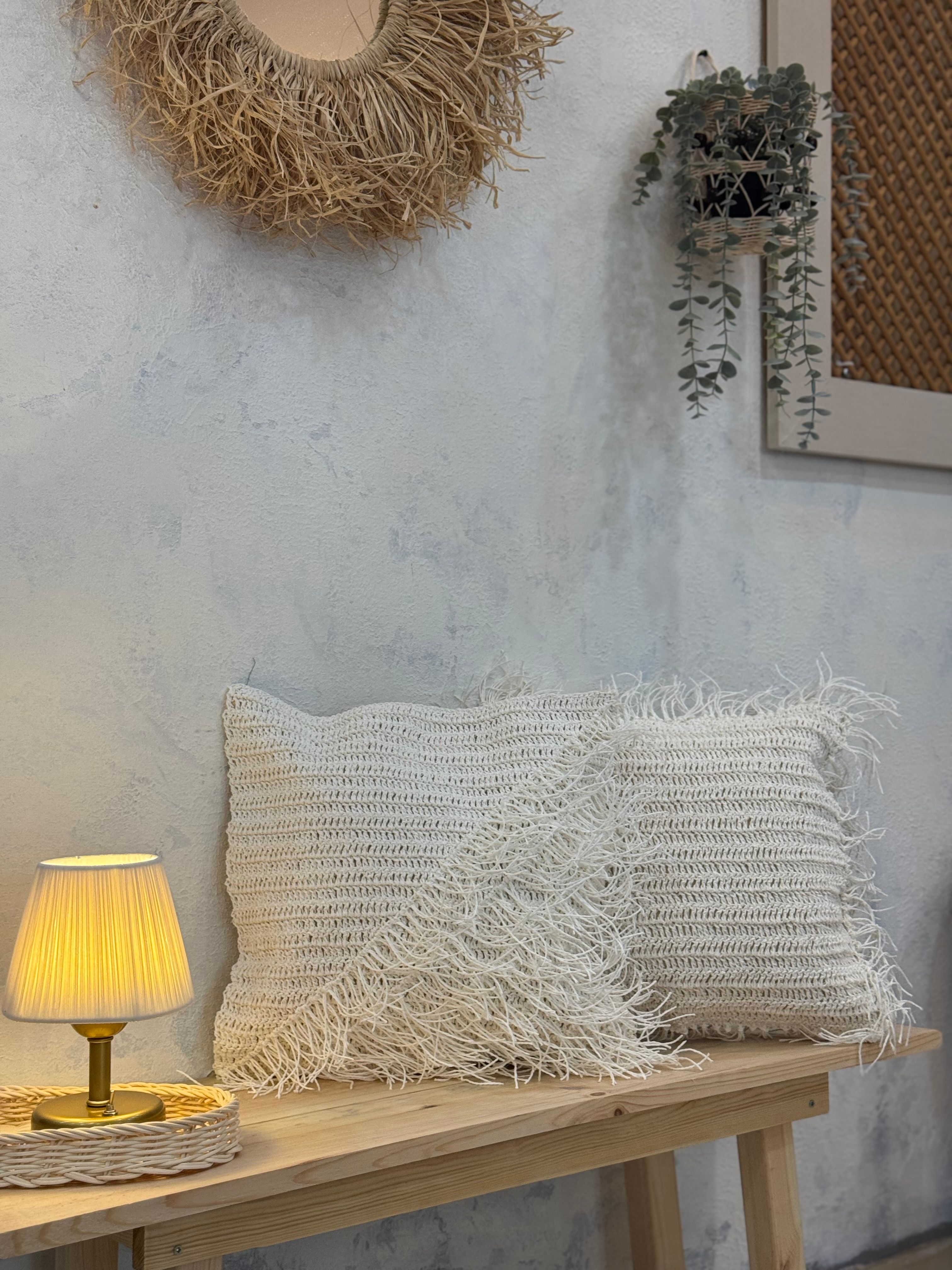 Beyaz Yan Detaylı Kırlent Kılıfı 50 X 50 cm