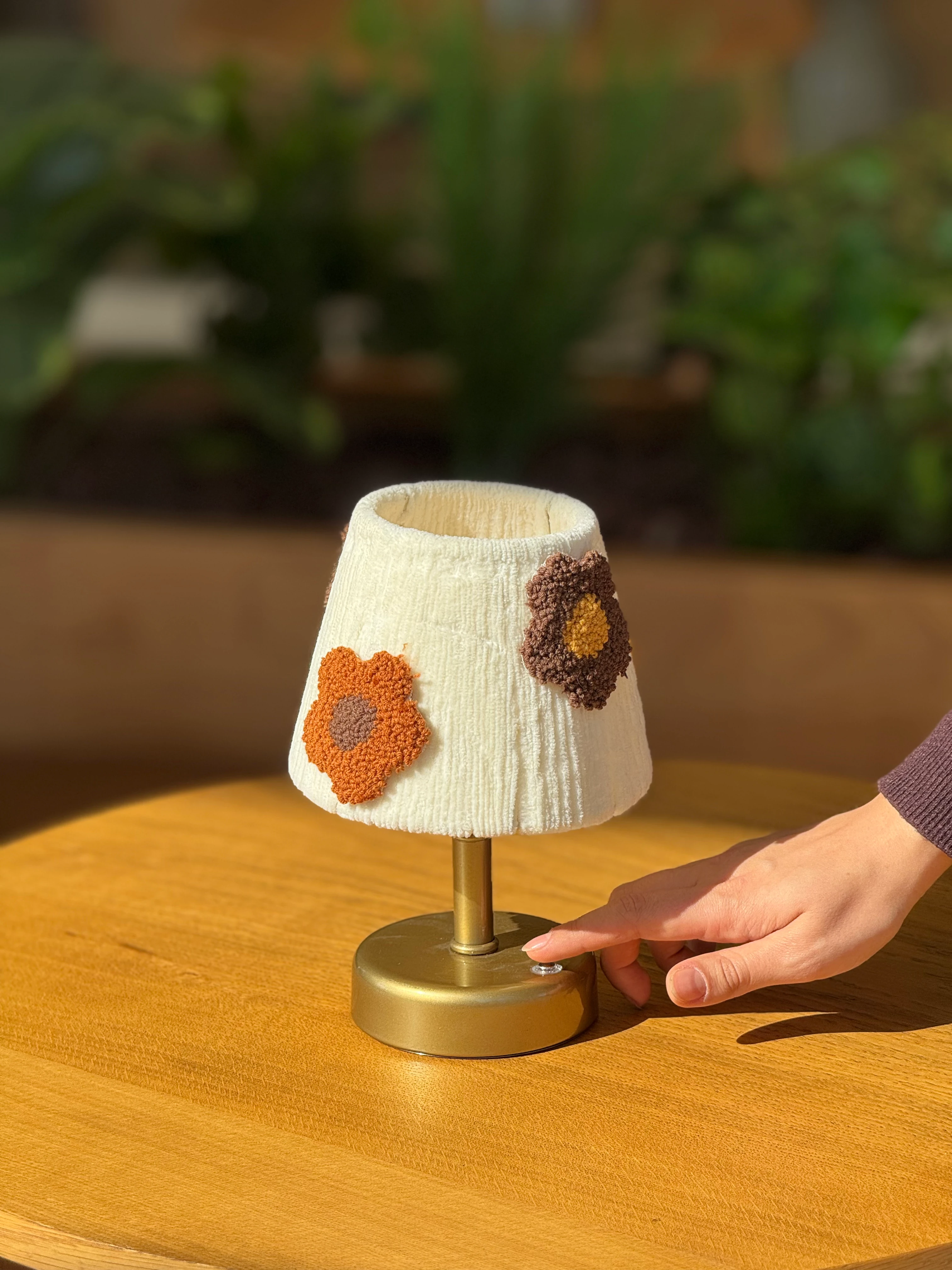 Punch Kadife Kablosuz Şarjlı Masa Lambası - Alt Eskitme Gold