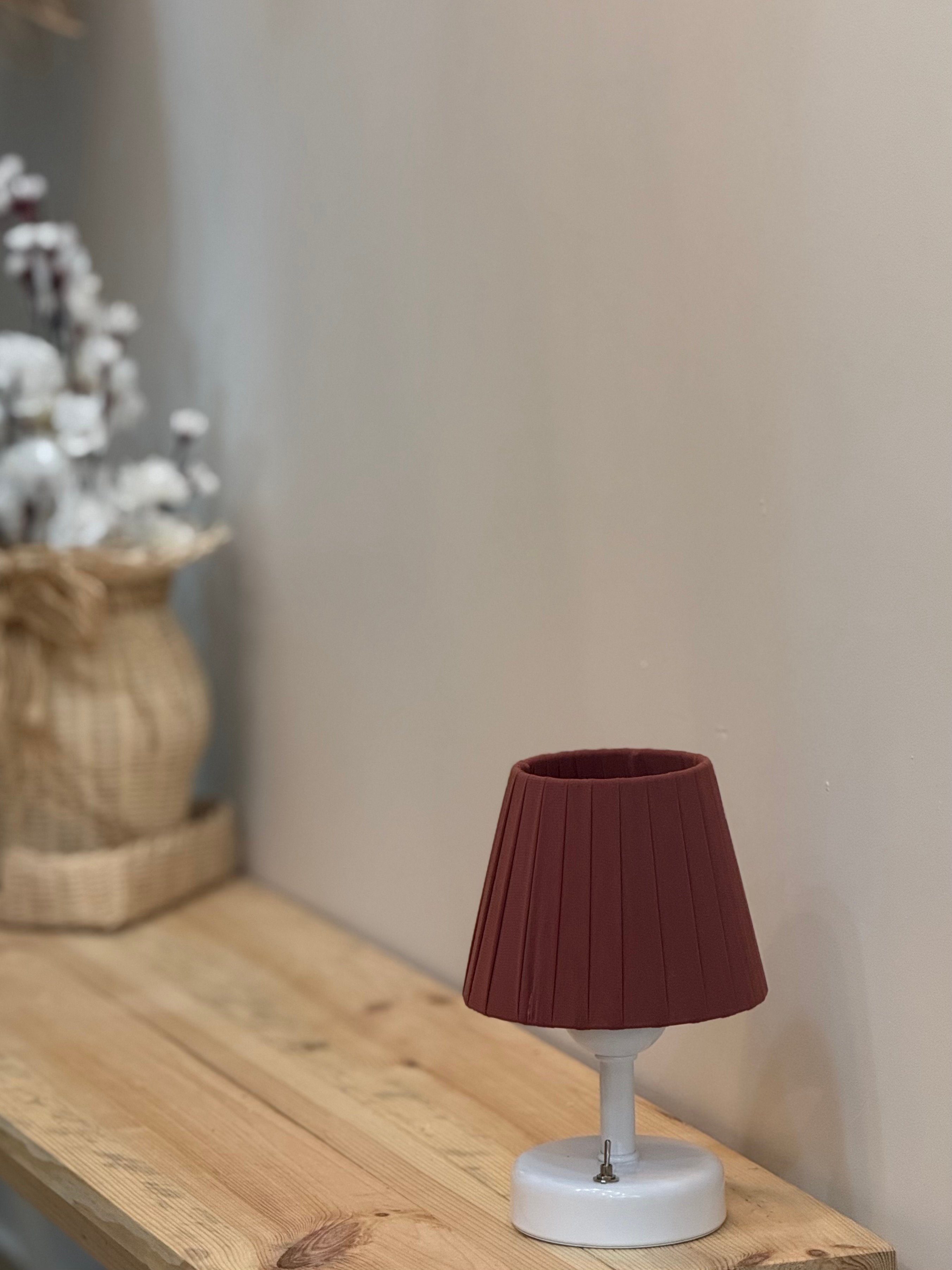 Osmanlı İpeği Terracotta Pileli Kablosuz Masa Lambası -Alt Beyaz