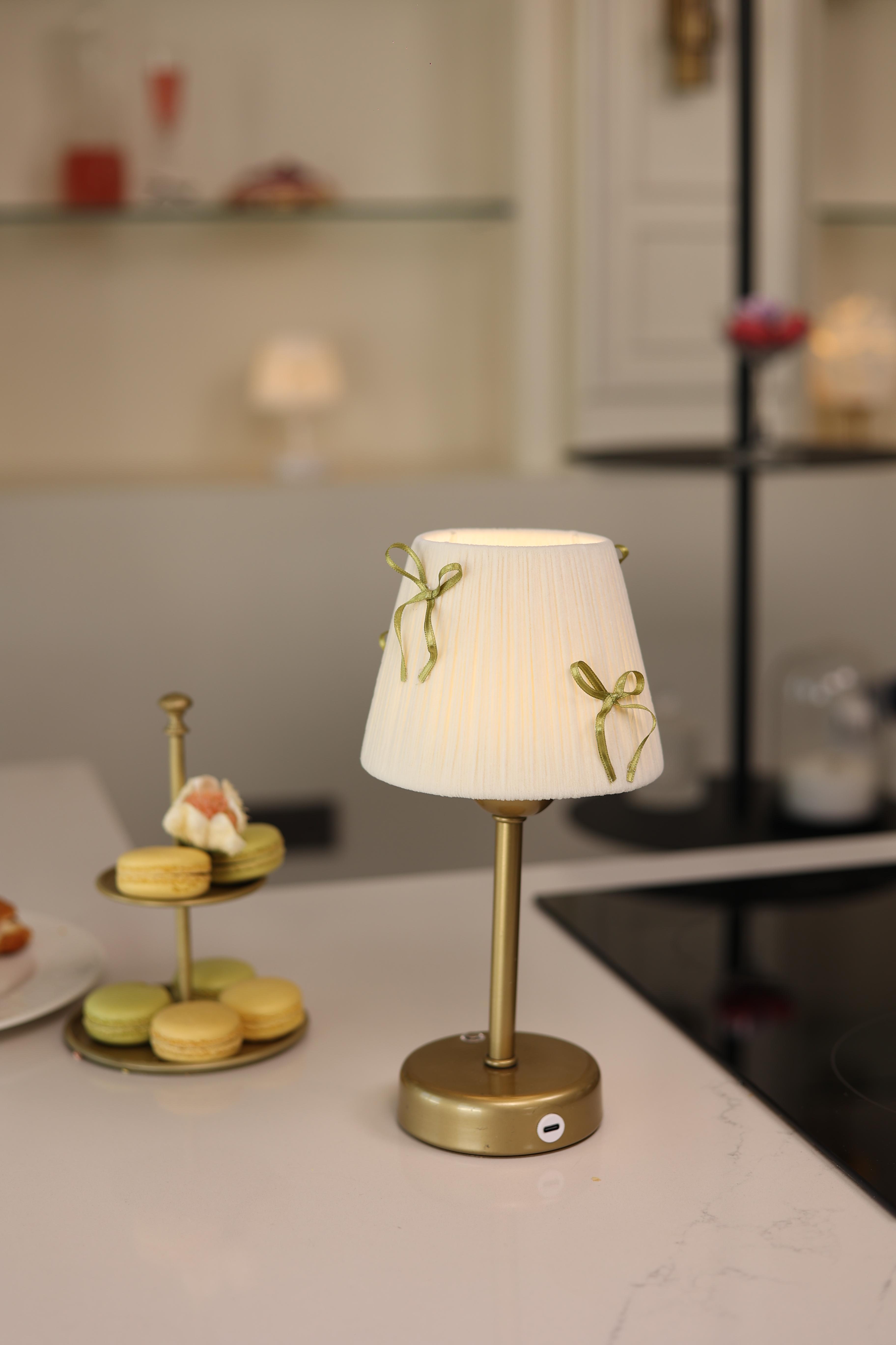 Krem Kadife Süet Gold Fiyonk Kablosuz Şarjlı Masa Lambası - Alt Uzun Eskitme Gold