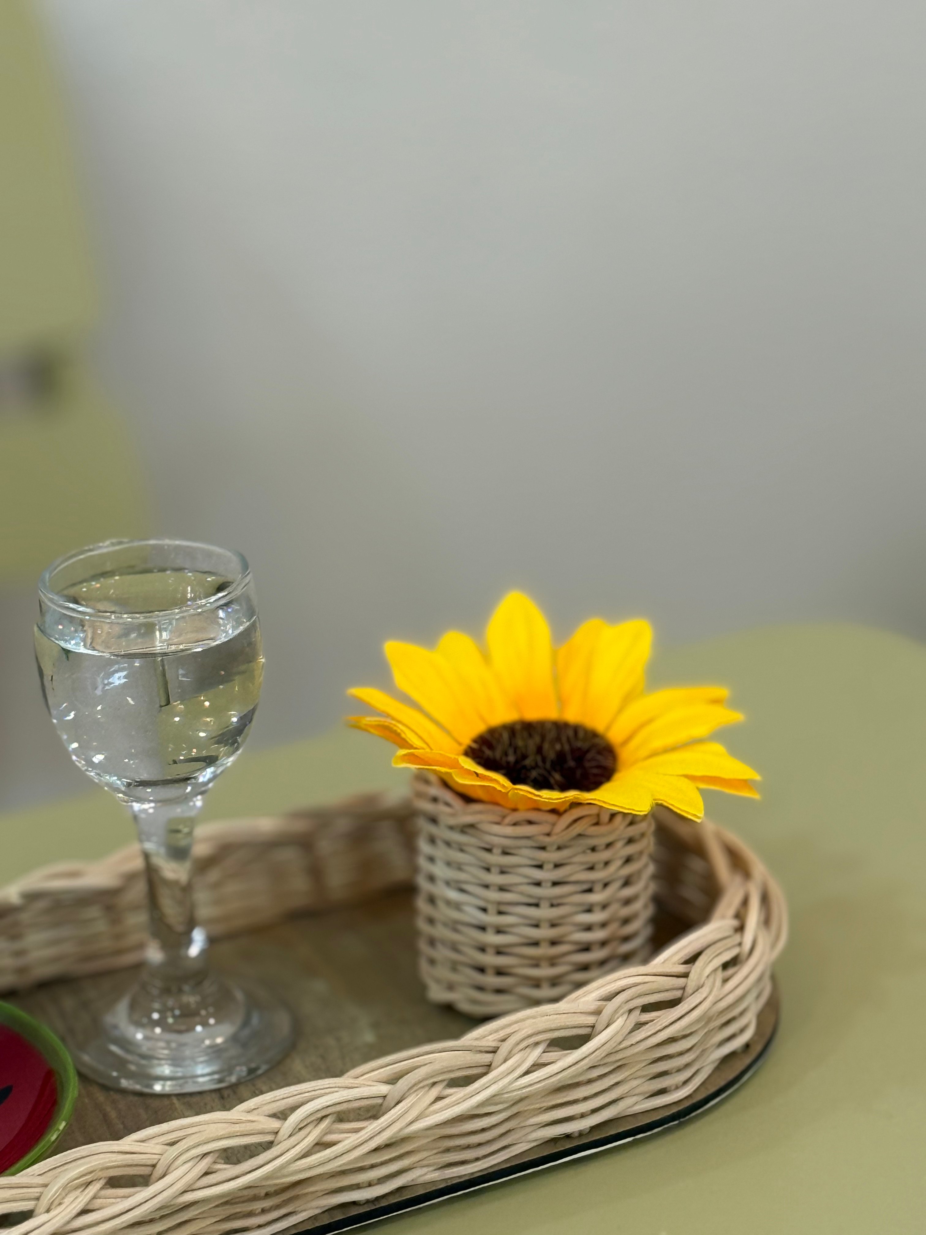 2'li Rattan Düzenleyici Tepsi & Ayçiçeği Sunflower Sunum Seti Kahve Sunumluğu (ÇİÇEK DAHİLDİR)