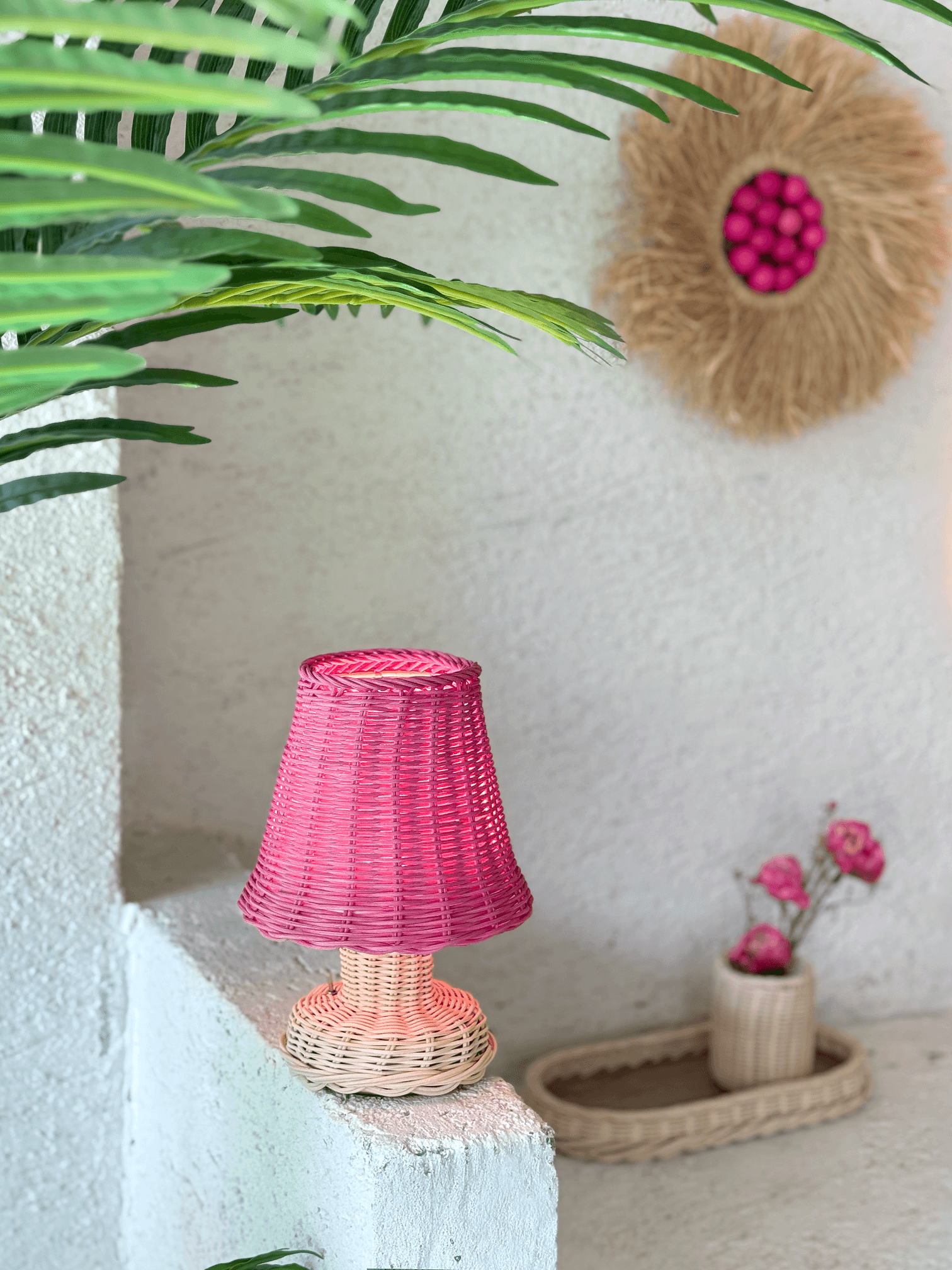 Pembe Rattan & Bambu Masa Üstü Kablosuz Pilli Abajur Alt- Üst Rattan Masa Lambası