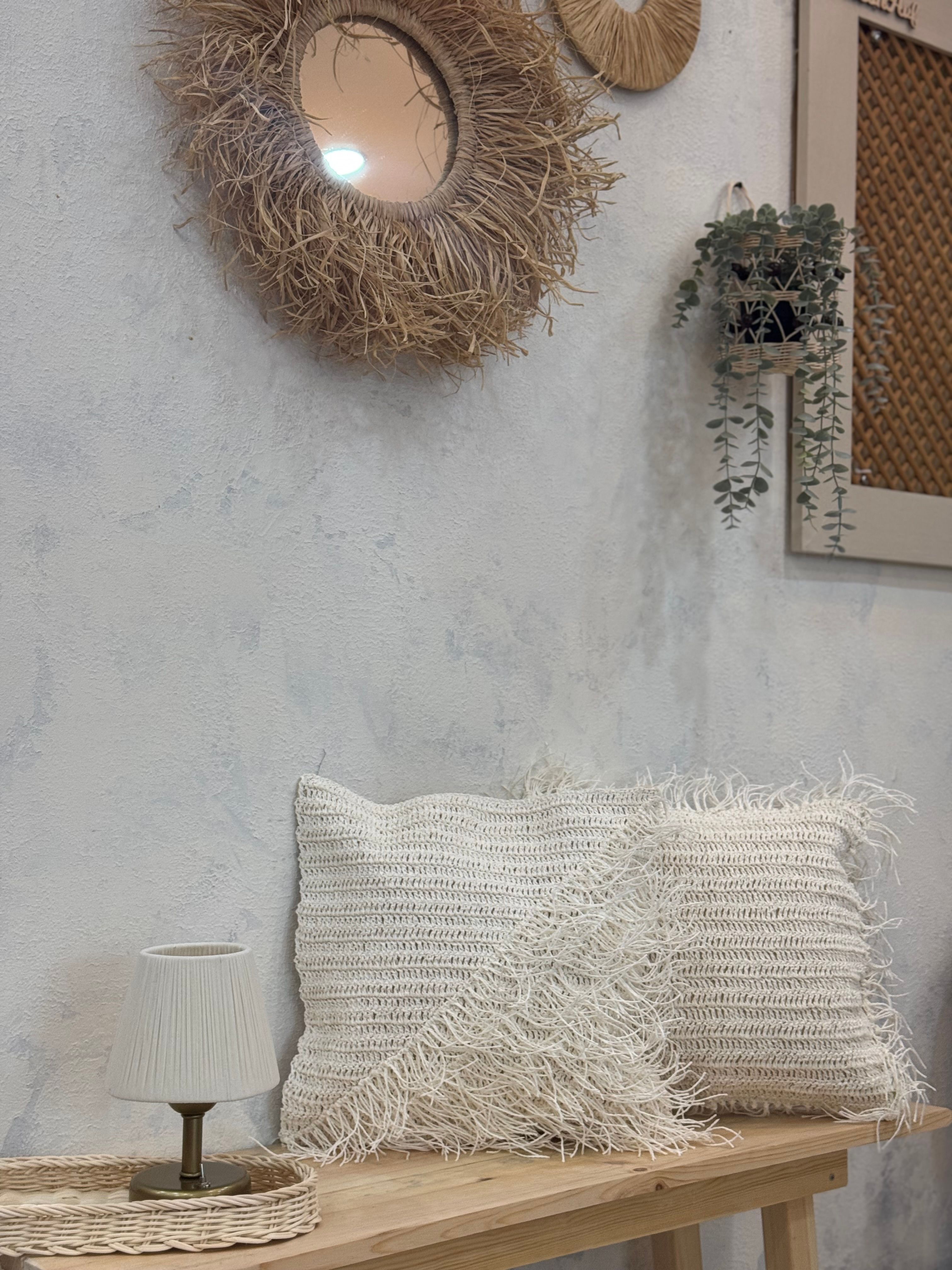 Beyaz Yan Detaylı Kırlent Kılıfı 50 X 50 cm