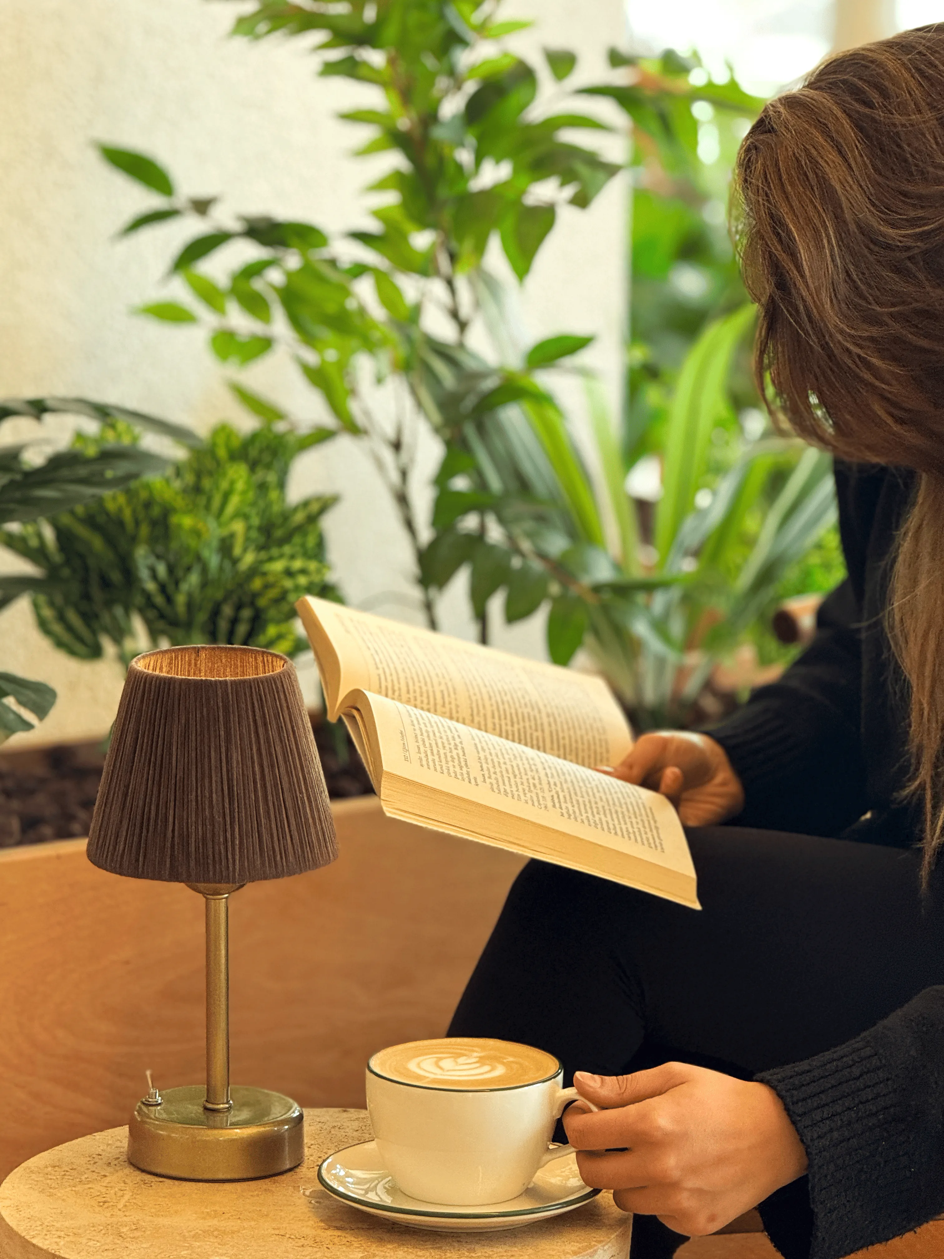 Kahverengi Kadife Süet Kablosuz Pilli Masa Lambası - Alt Uzun Eskitme Gold