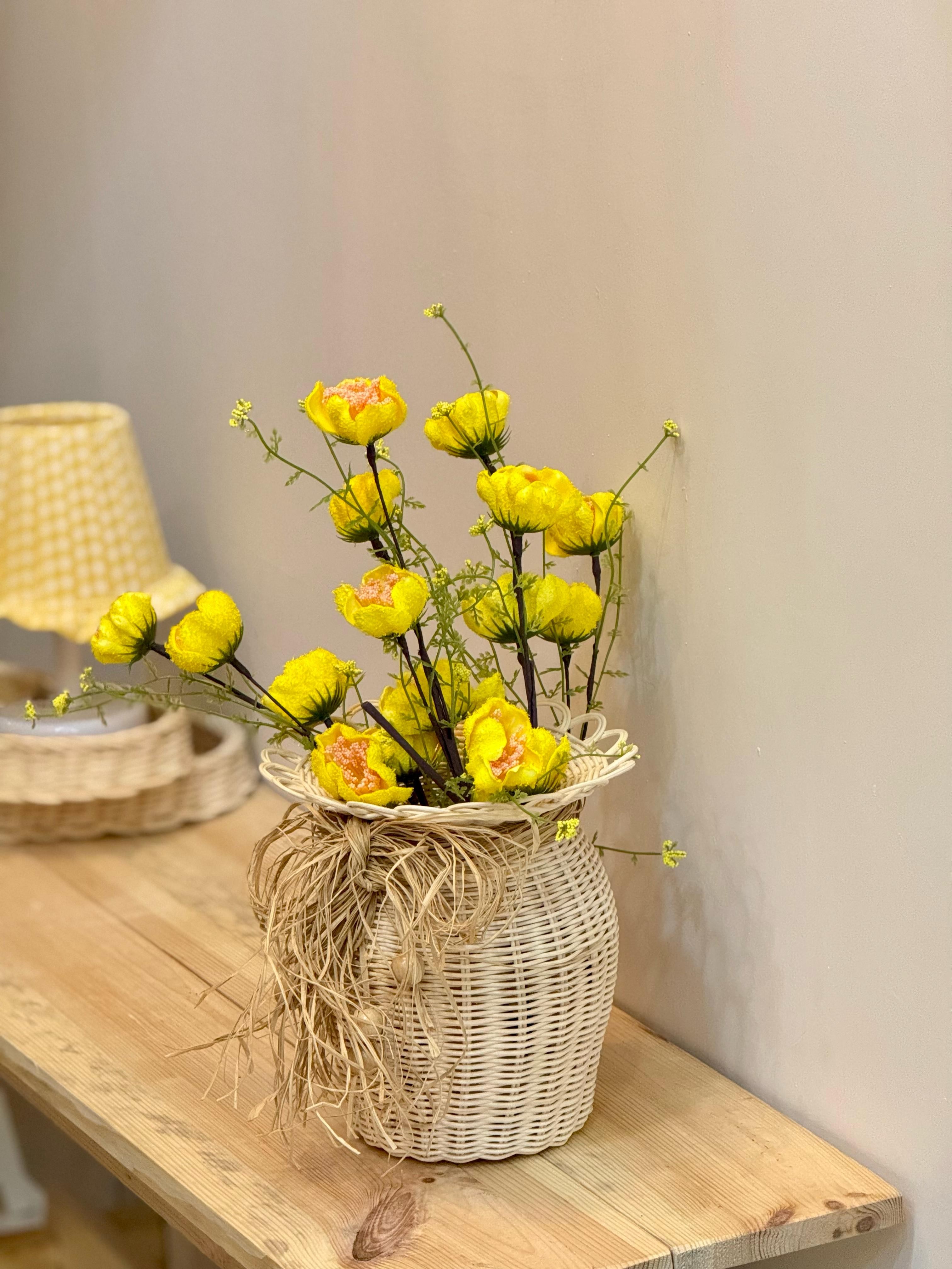 2'li Set Rattan El Yapımı Vazo & Sarı Gelincik