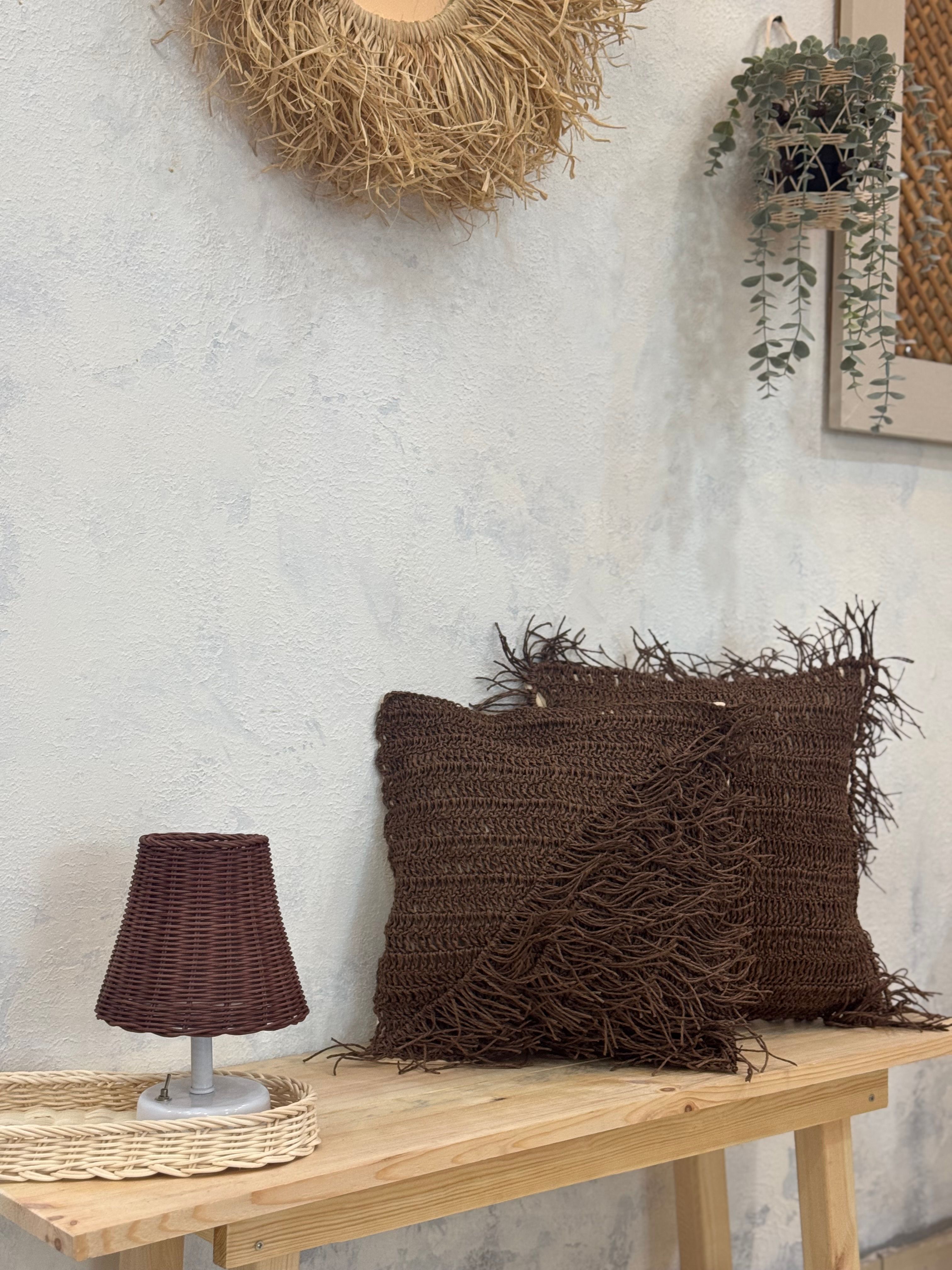 Kahverengi Yan Detaylı Kırlent Kılıfı 50 X 50 cm