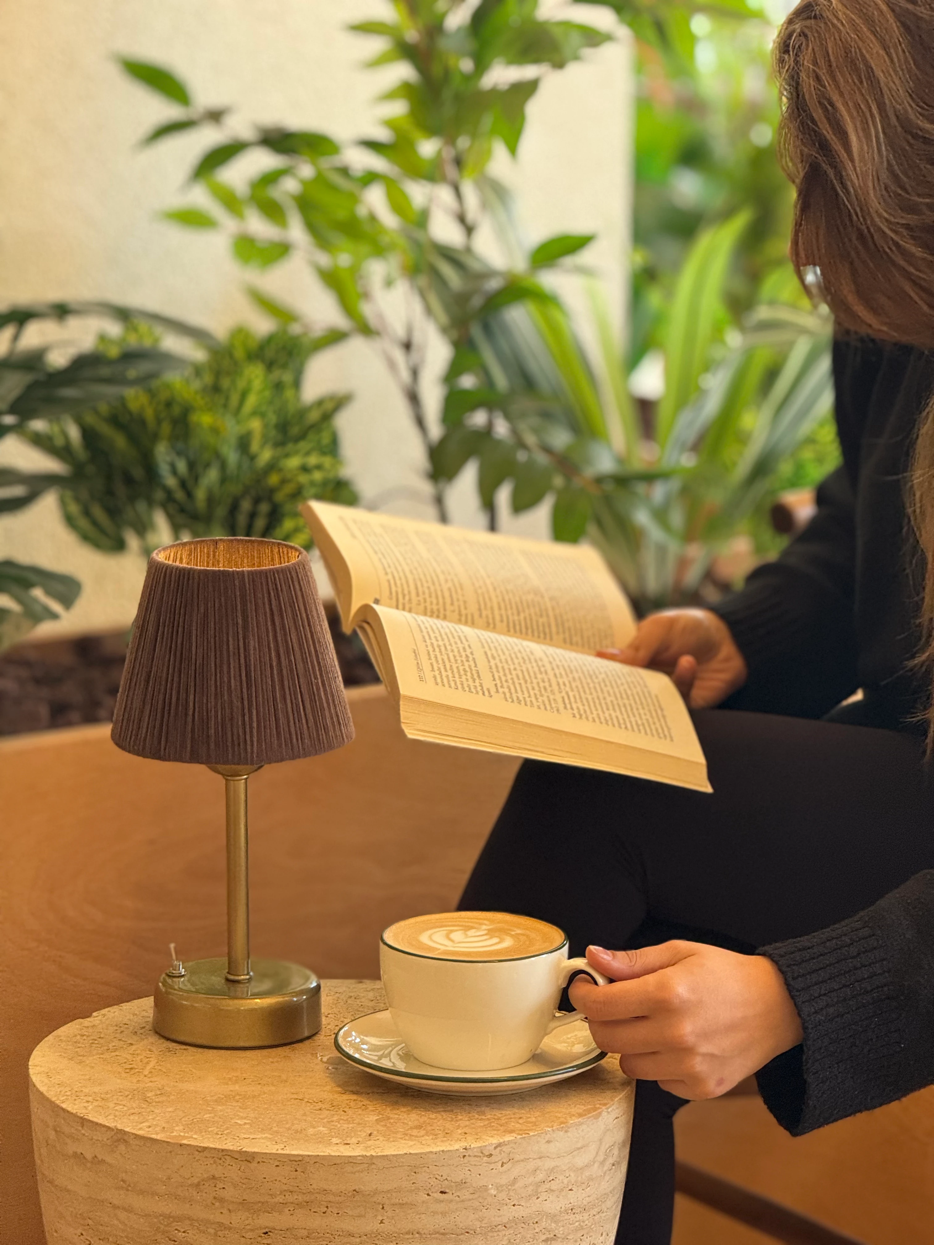 Kahverengi Kadife Süet Kablosuz Pilli Masa Lambası - Alt Uzun Eskitme Gold