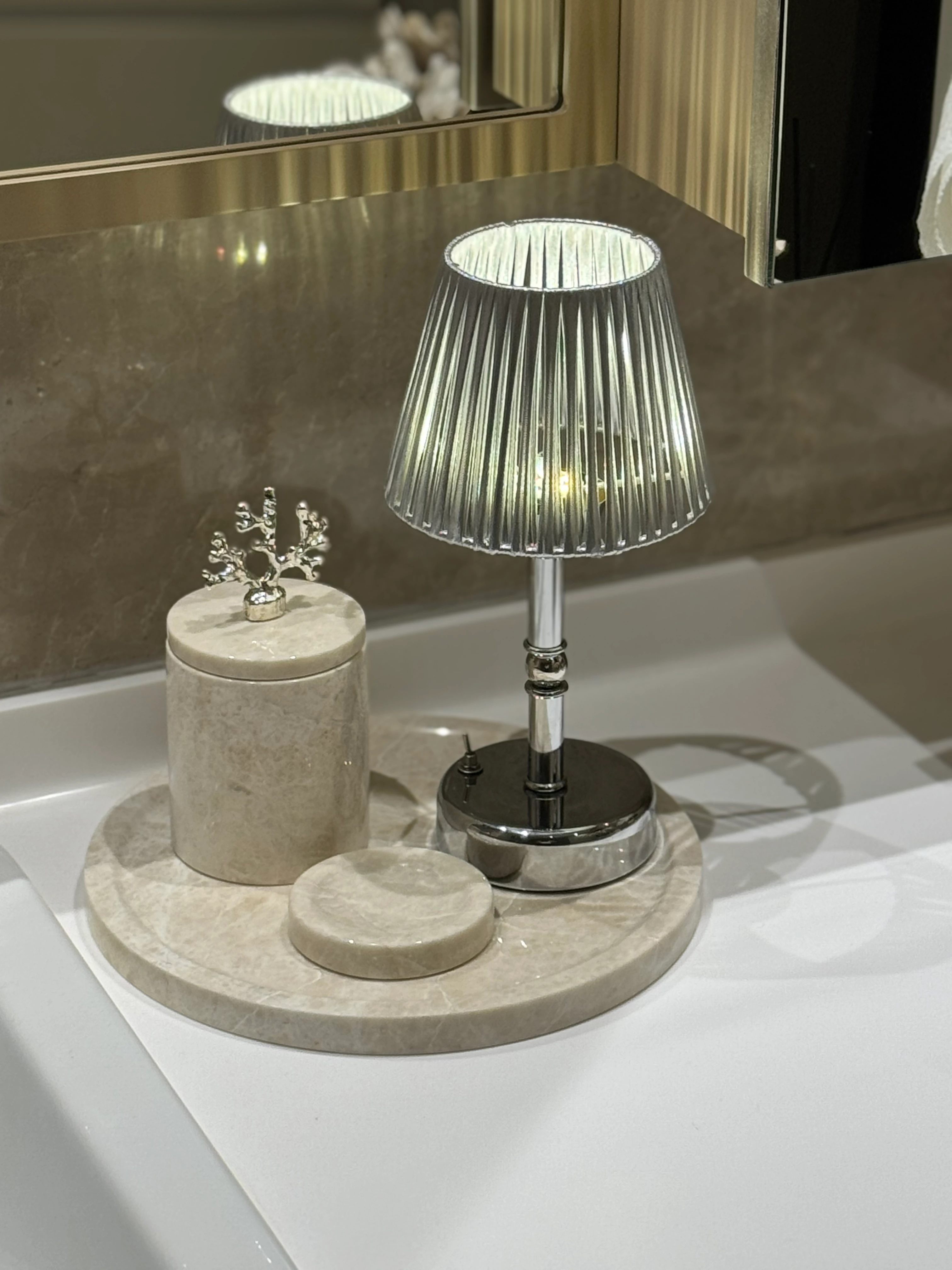 Gümüş Deri Kablosuz Pilli Masa Lambası - Alt Uzun Gümüş