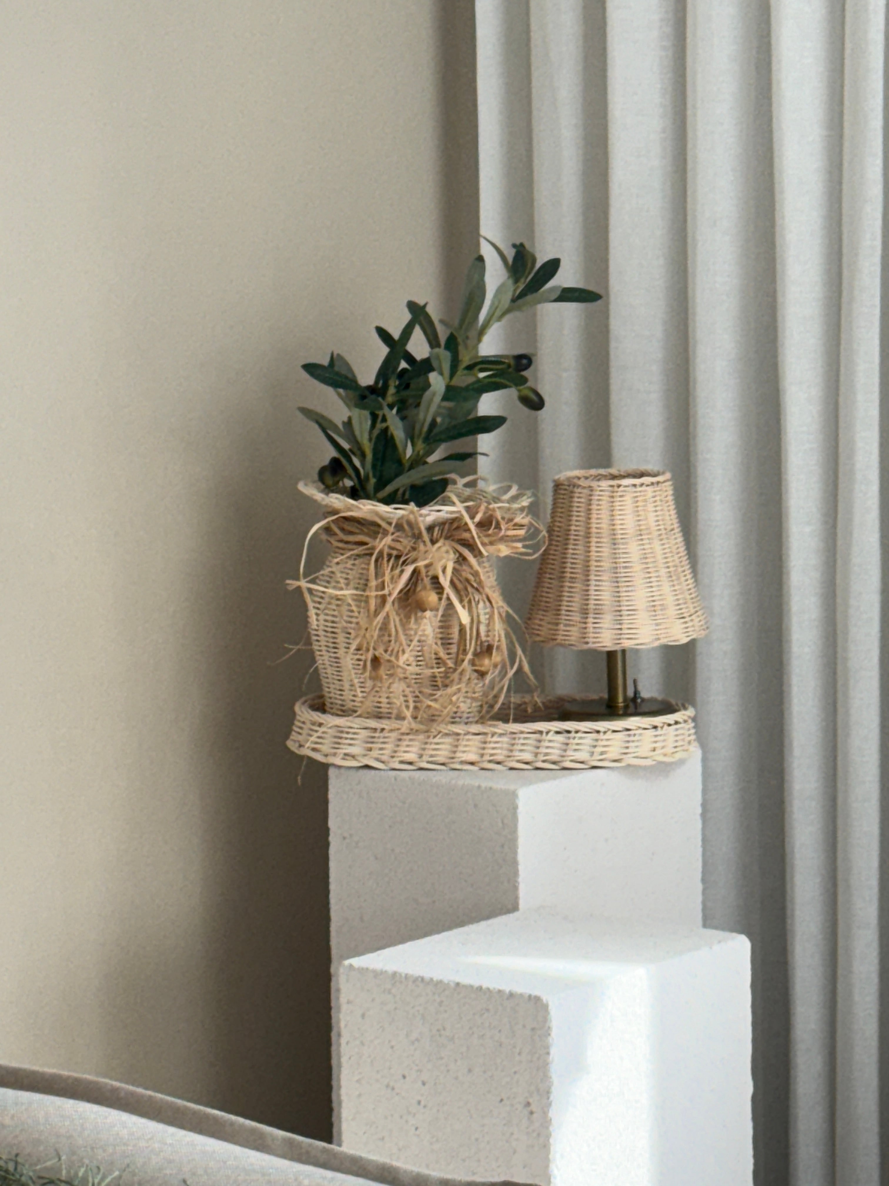 4'lü Rattan Masa Lambası - Alt Eskitme Gold & Düzenleyici & Vazo & Zeytin Dalı Set
