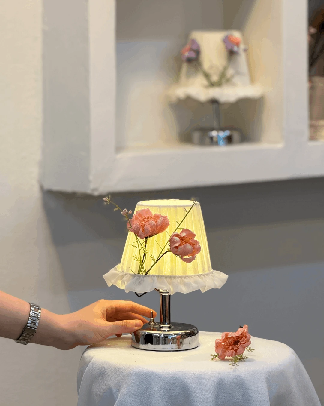 İpek Gelincik Kablosuz Pilli Masa Lambası - Gümüş