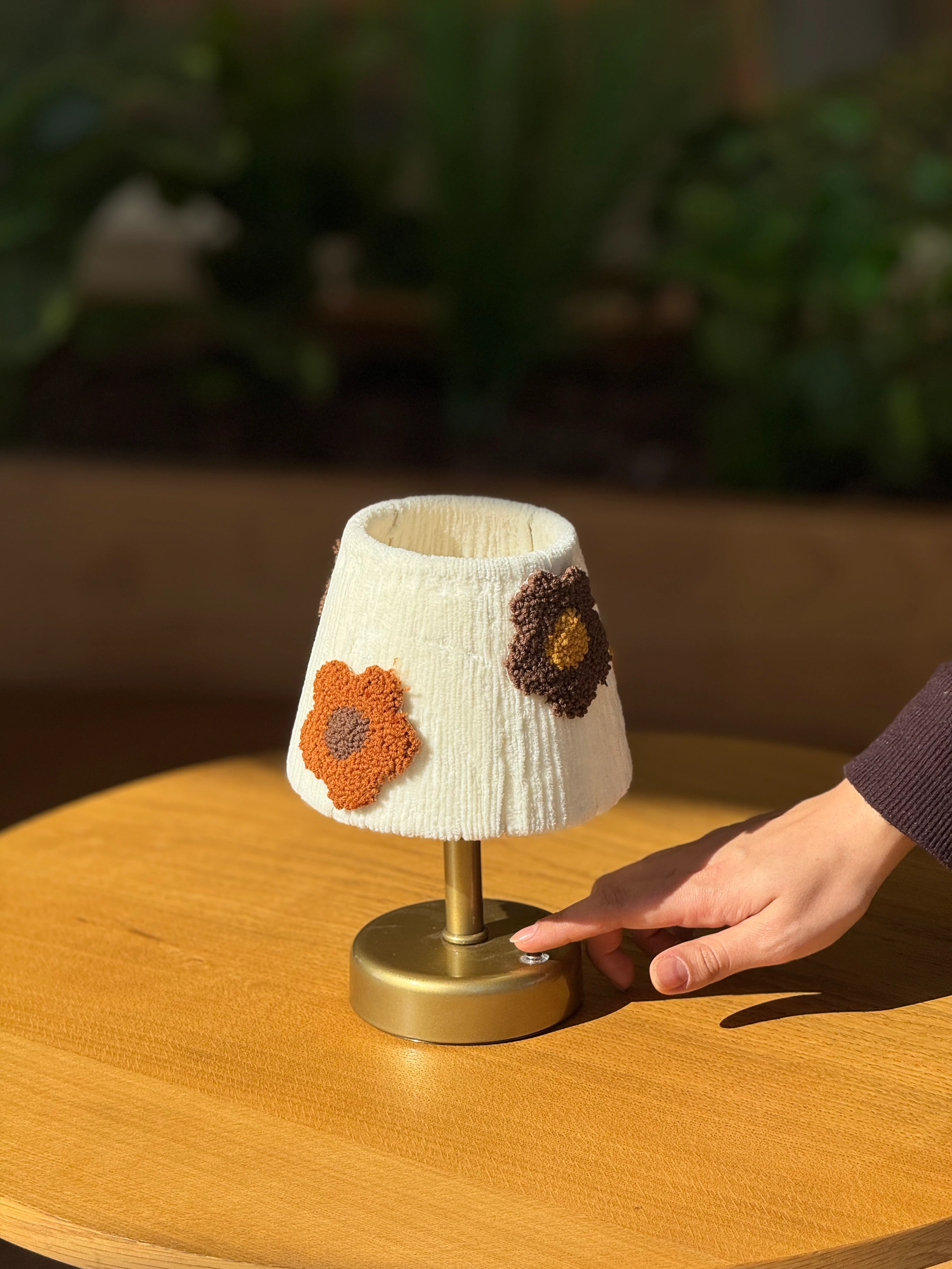 Punch Kadife Kablosuz Şarjlı Masa Lambası - Alt Eskitme Gold