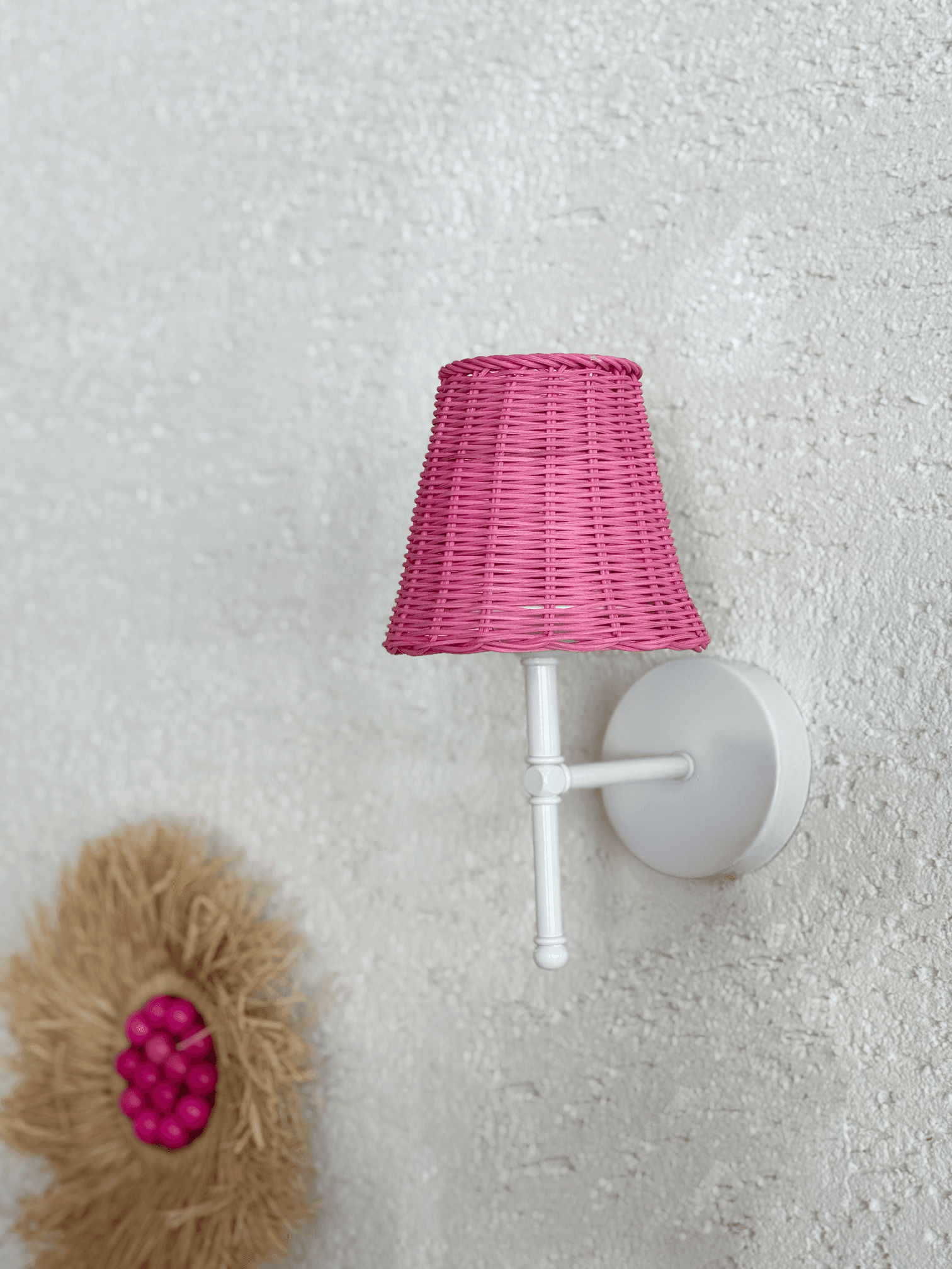 Pembe Rattan Kablosuz Pilli Duvar Aydınlatması Aplik - Alt Beyaz
