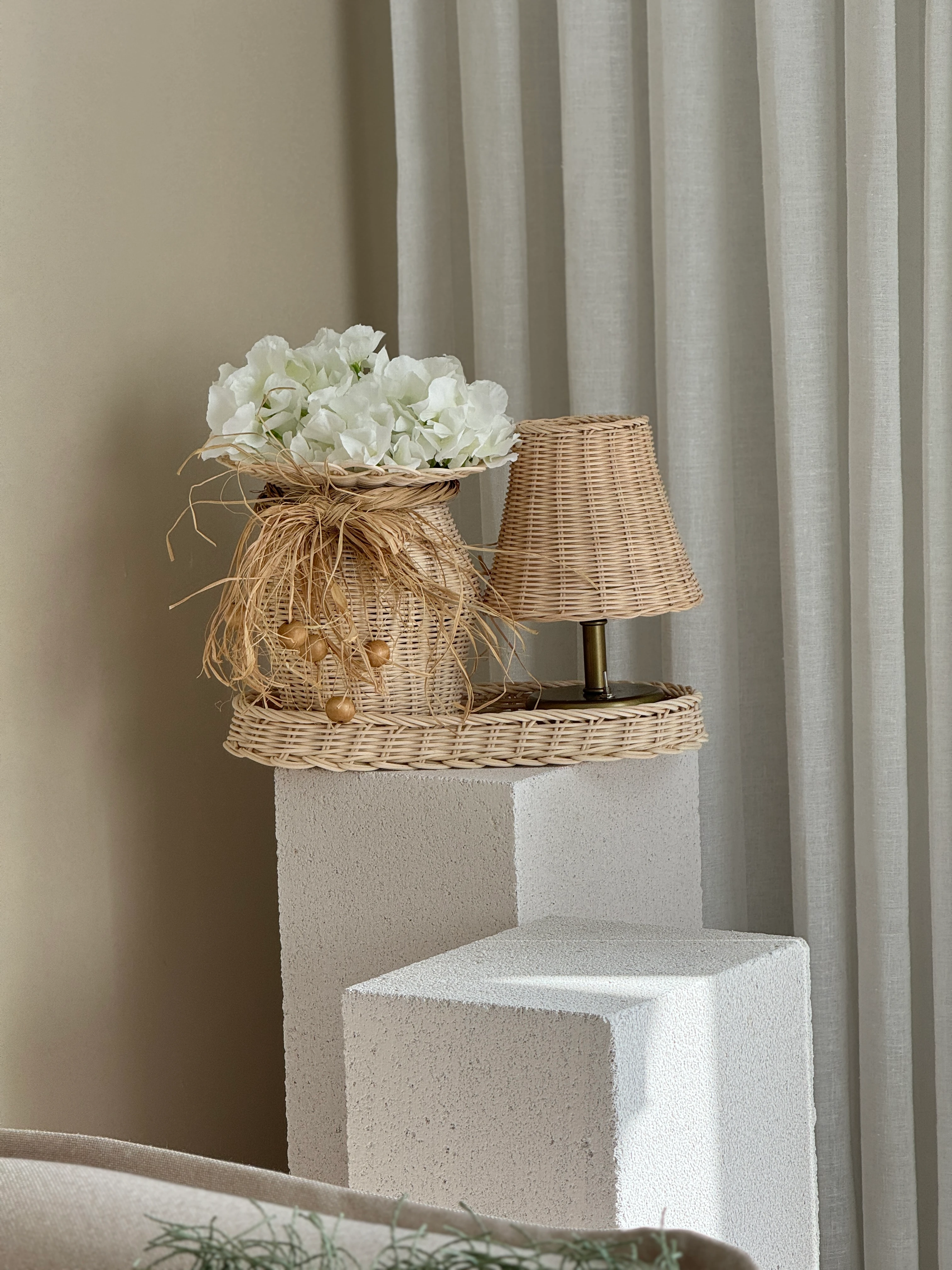 Rattan Set Table Lamp-Organizer Basket-Vase & Hydrangea Flower Set of 4