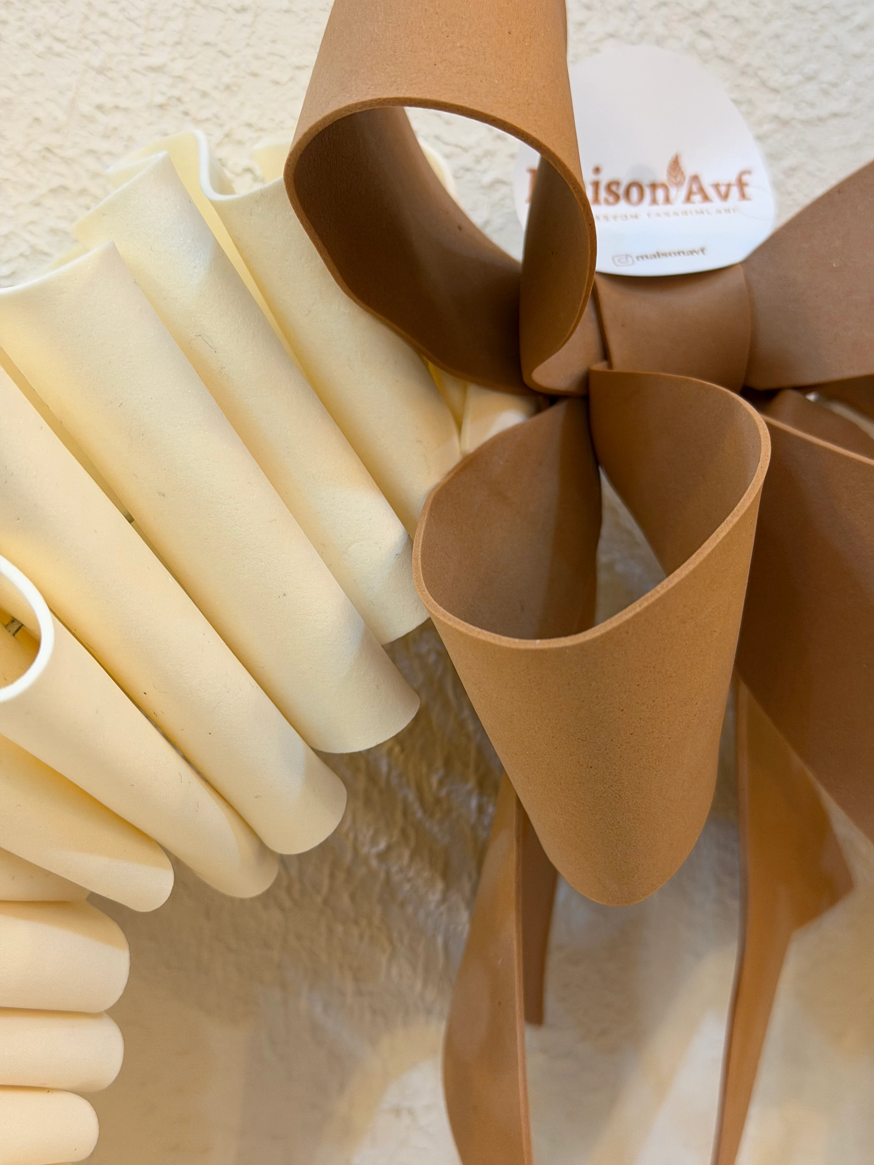 Krem Eva Kahverengi Fiyonk Dekoratif Kapı & Duvar Süsü