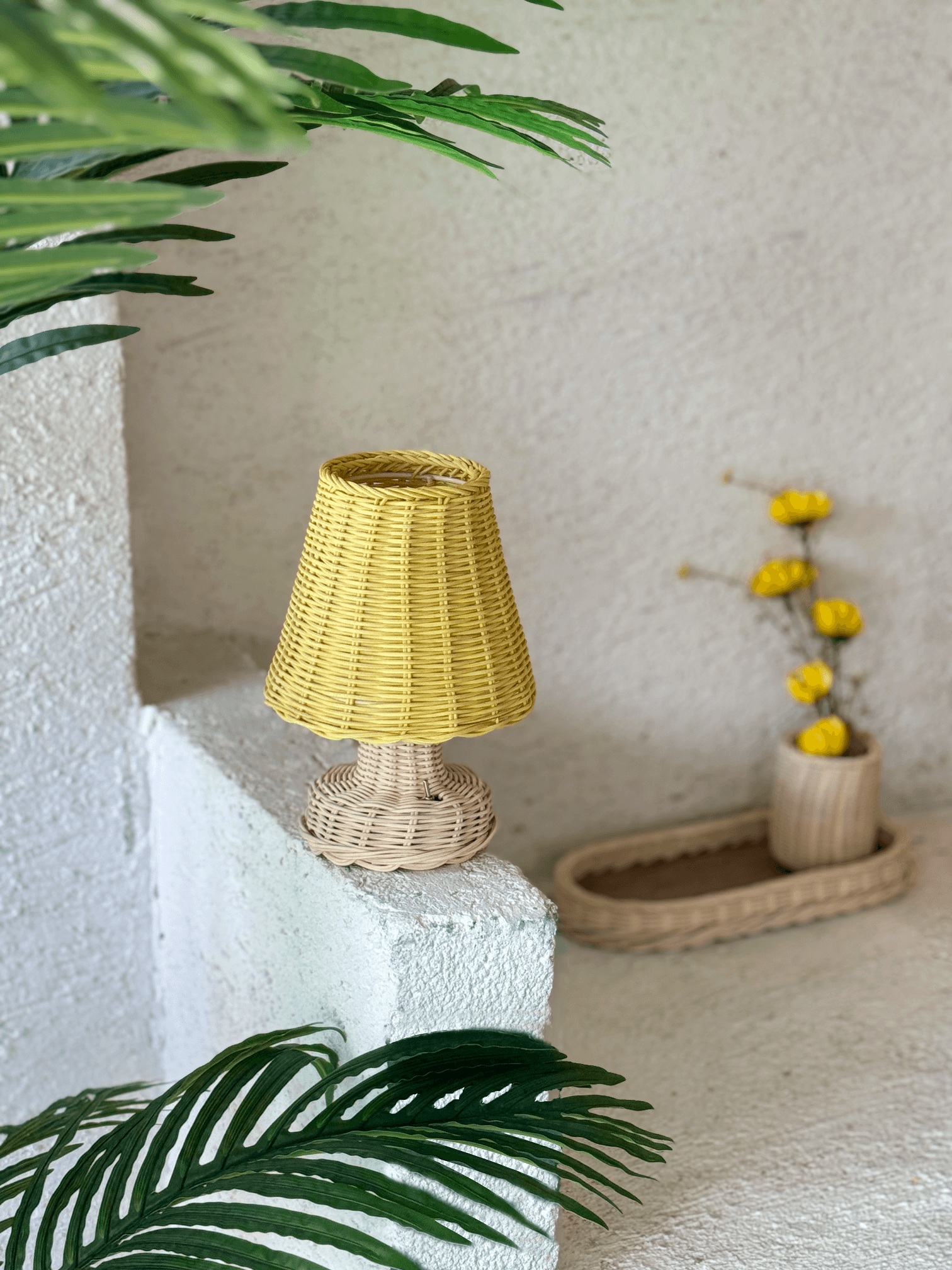 Sarı Rattan & Bambu Masa Üstü Kablosuz Pilli Abajur Alt Rattan Masa Lambası