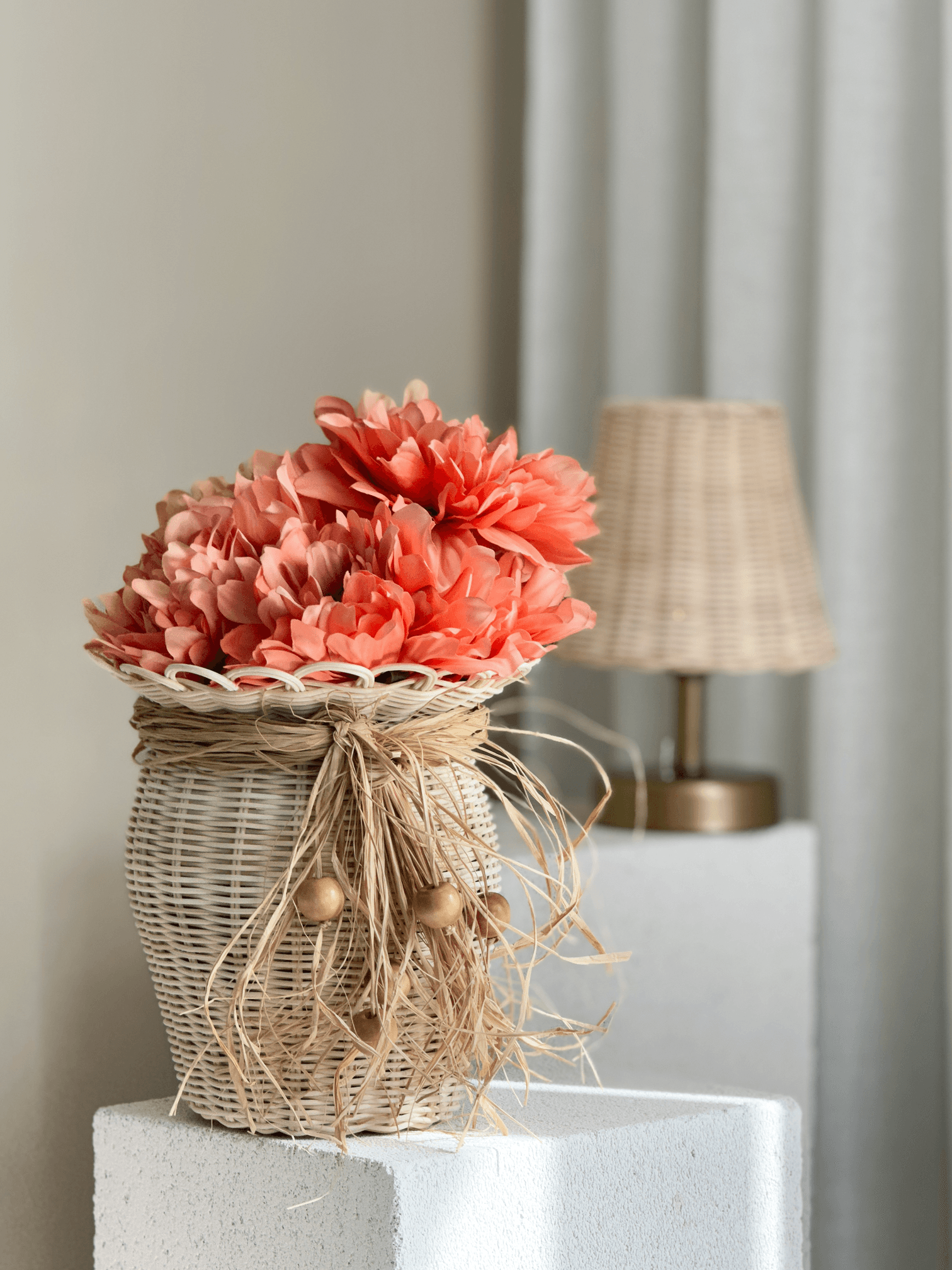 2'li Rattan El Yapımı Vazo & Yapay Şakayık Çiçeği Set