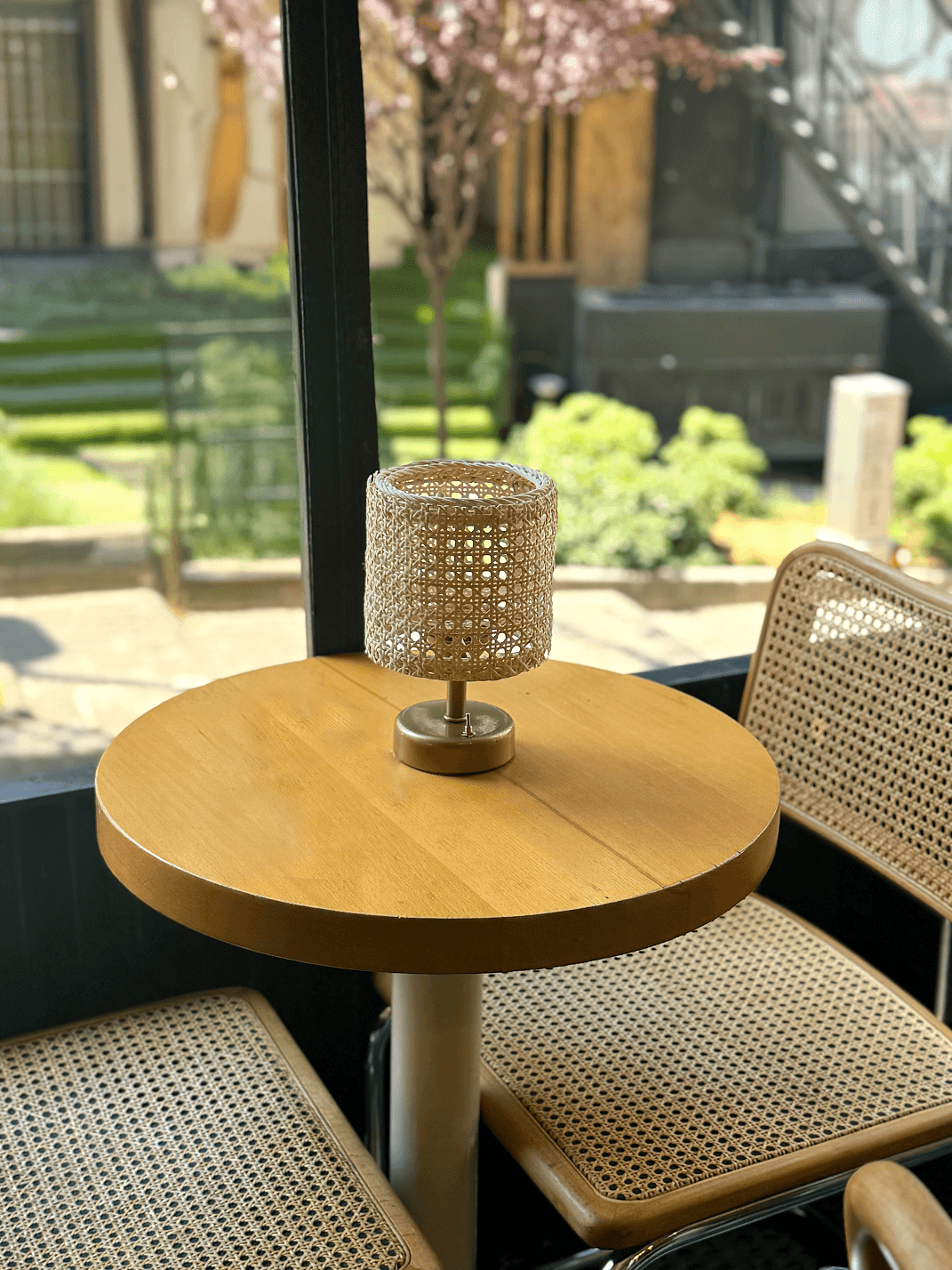 Wicker & Rattan Tabletop Wireless Battery Lamp