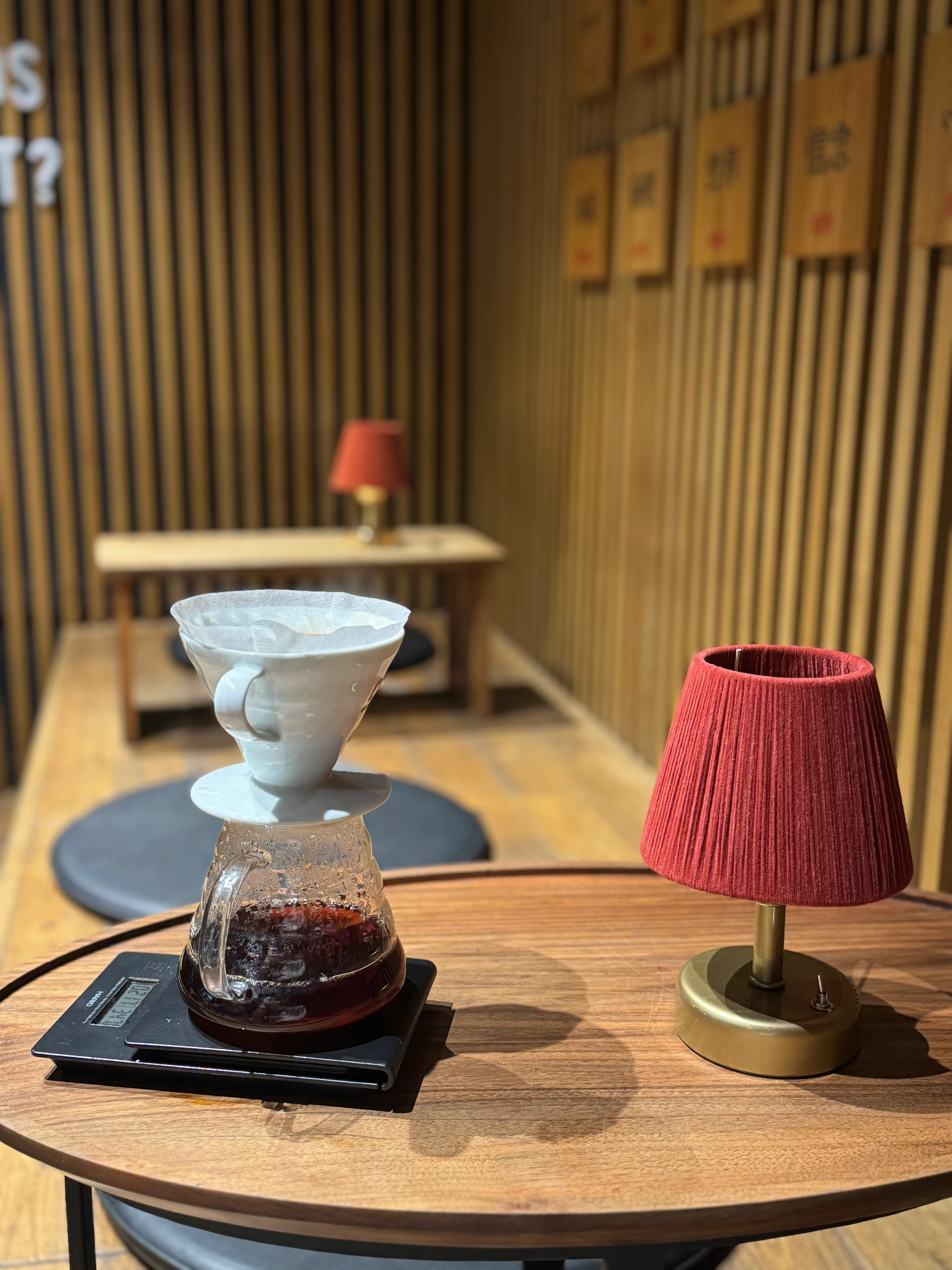 Bordo Kadife Süet Kablosuz Pilli Masa Lambası - Alt Eskitme Gold