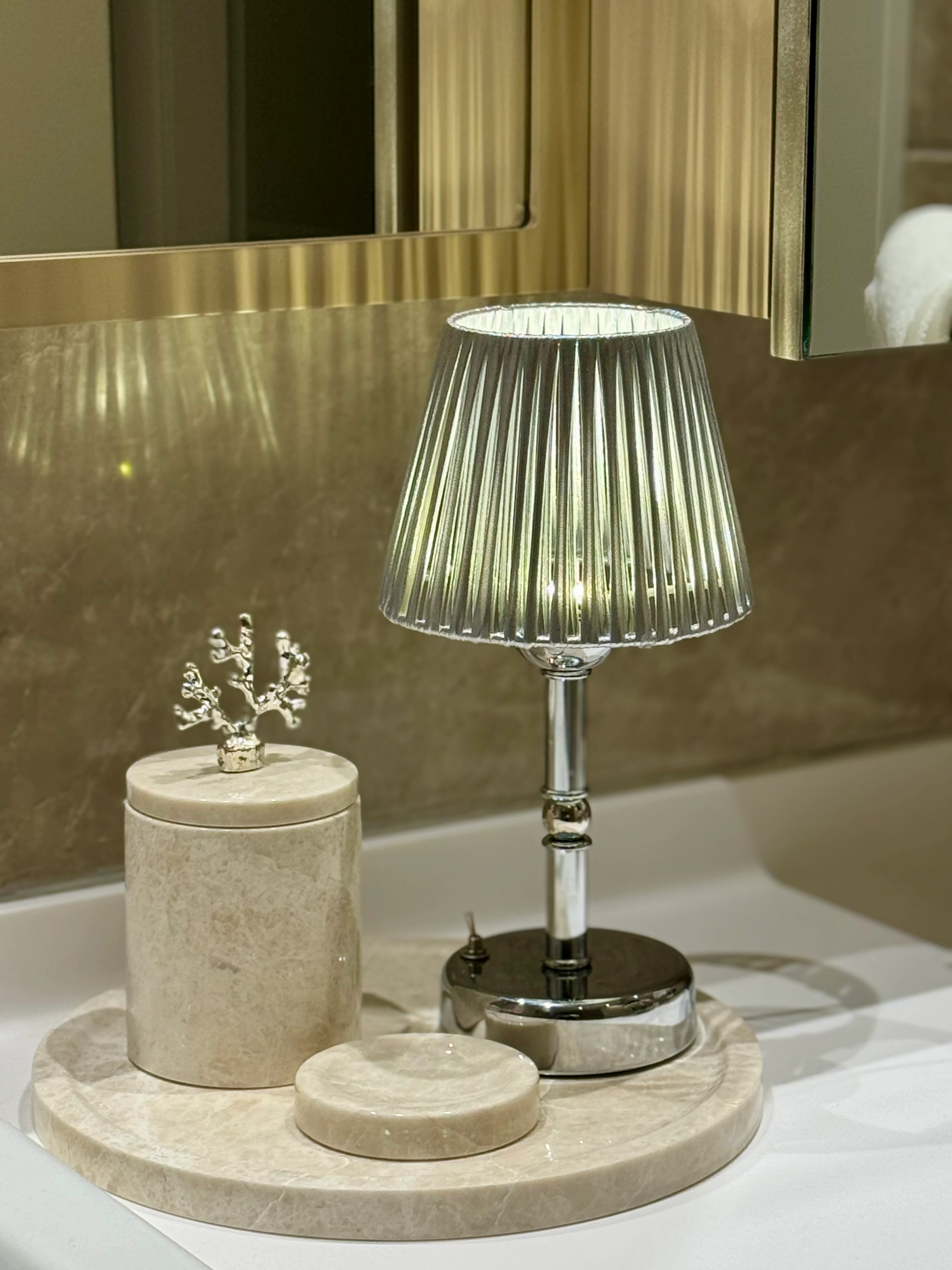 Gümüş Deri Kablosuz Pilli Masa Lambası - Alt Uzun Gümüş