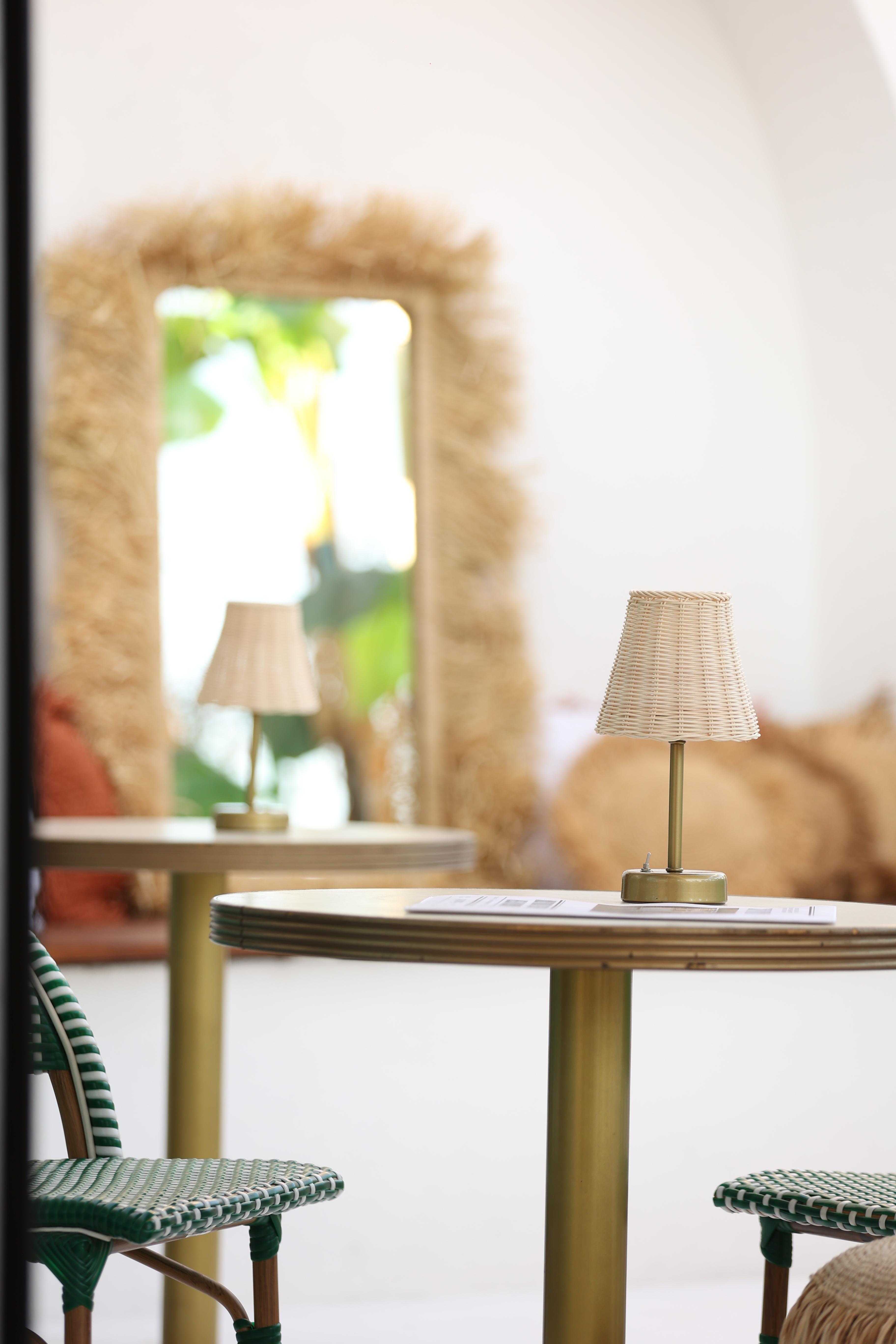 Rattan & Bambu Kablosuz Pilli Abajur Masa Lambası - Alt Uzun  - Eskitme Gold
