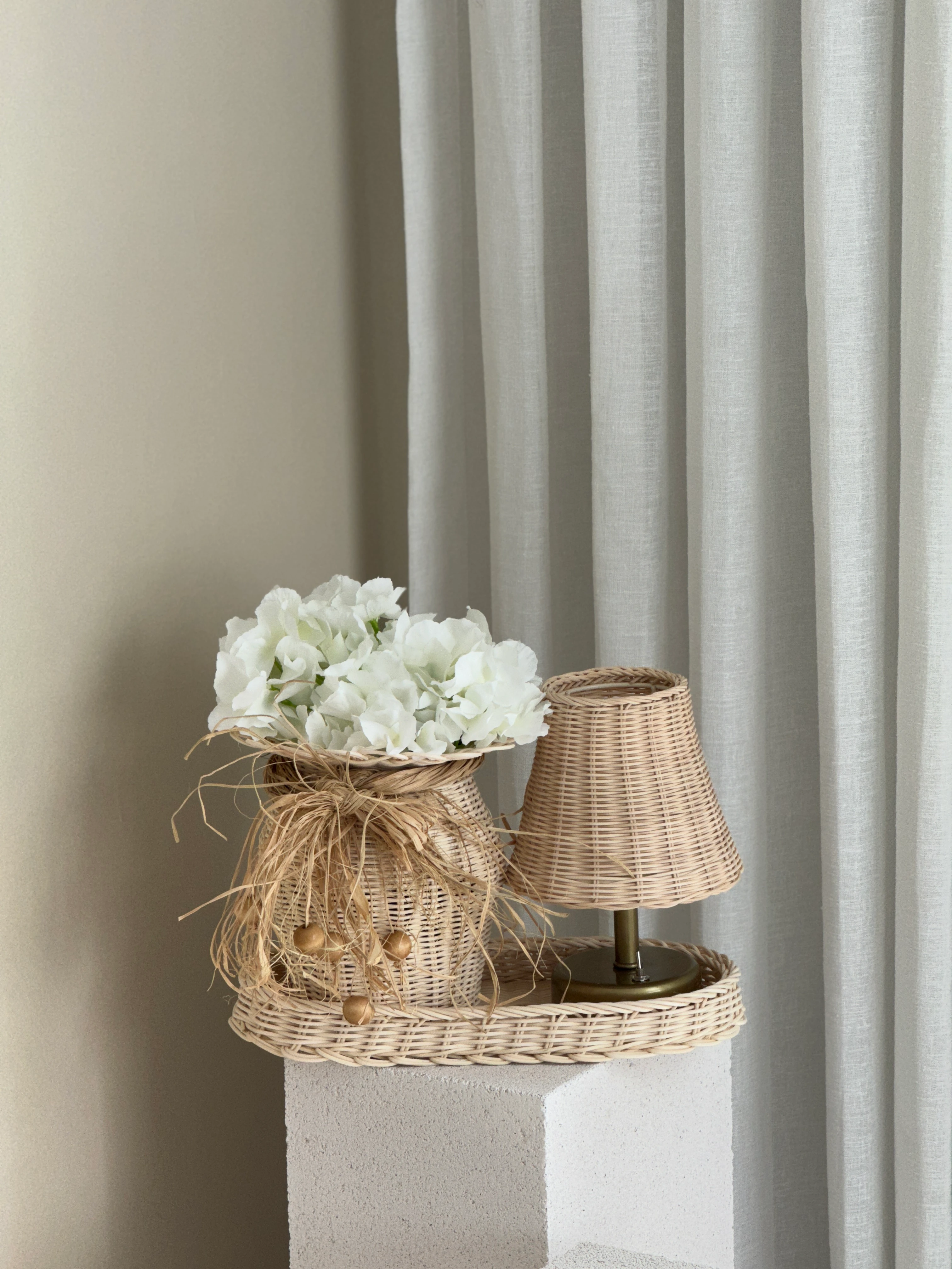 Rattan Set Table Lamp-Organizer Basket-Vase & Hydrangea Flower Set of 4