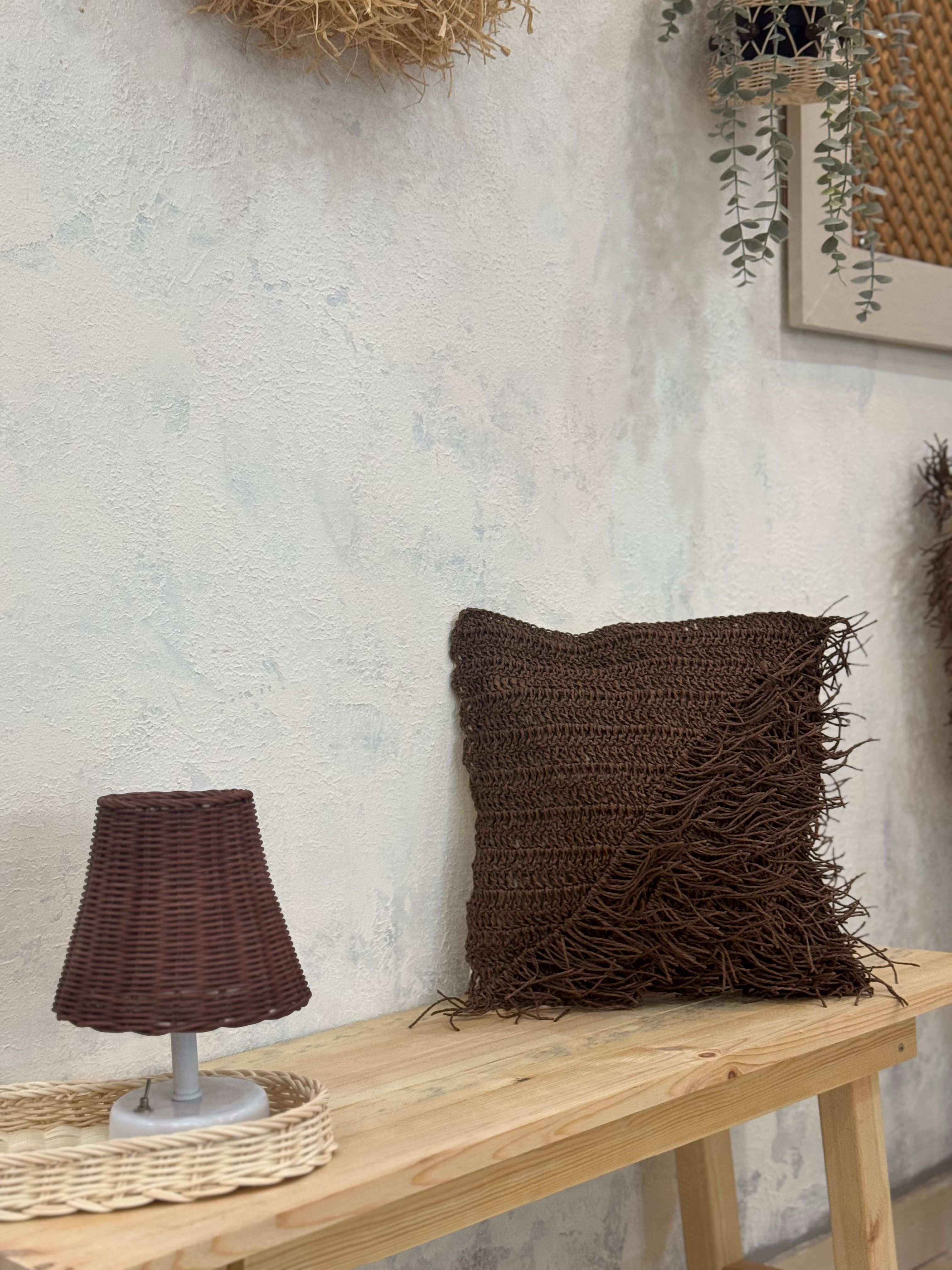 Kahverengi Yan Detaylı Kırlent Kılıfı 50 X 50 cm