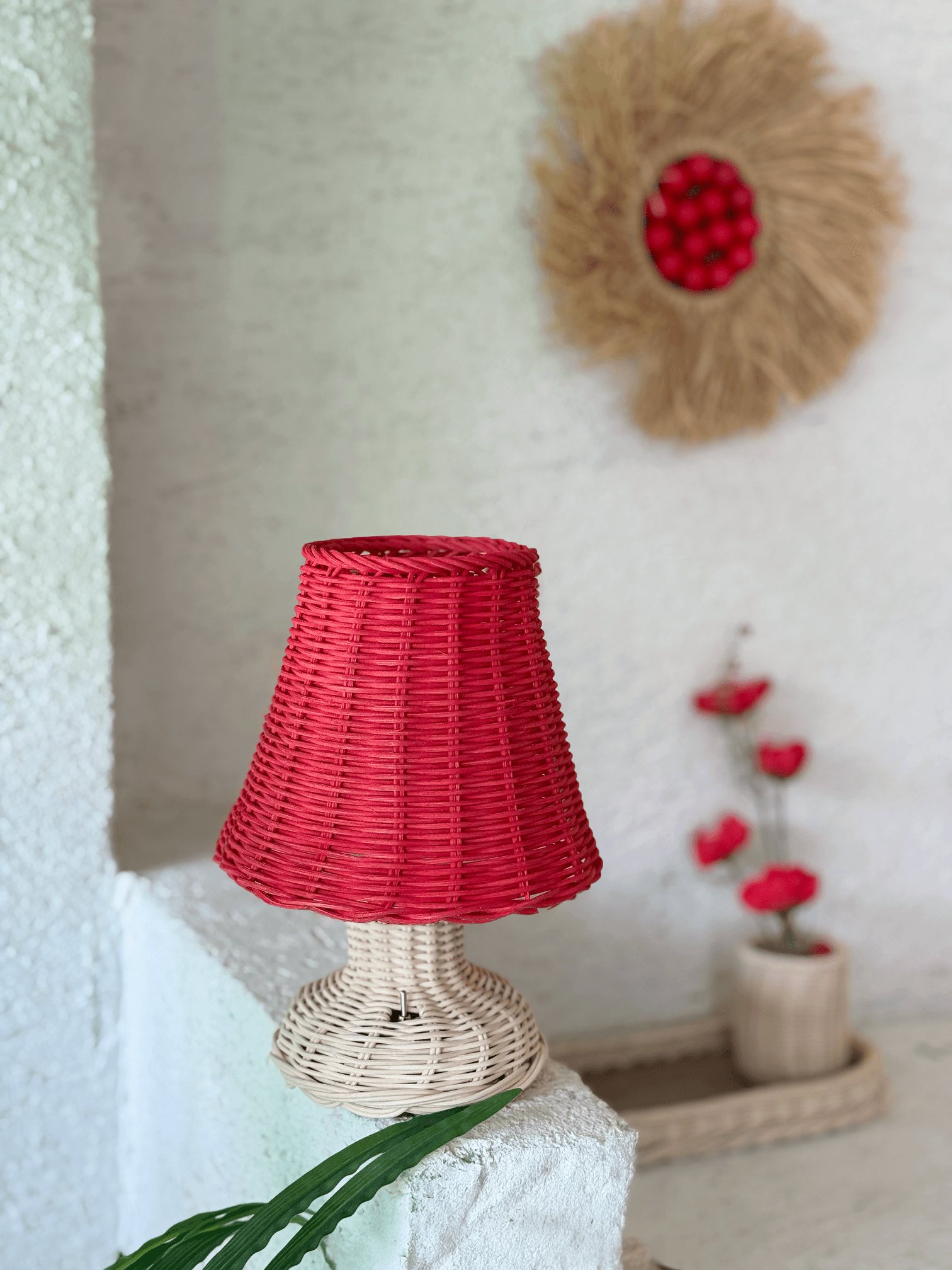 Kırmızı Rattan & Bambu Masa Üstü Kablosuz Pilli Abajur Alt- Üst Rattan Masa Lambası
