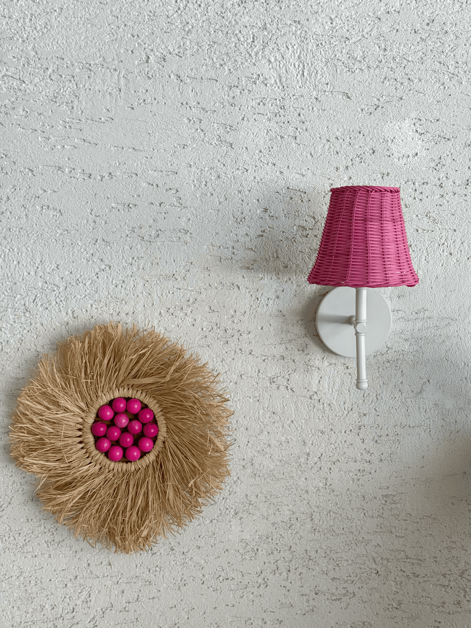 Pembe Rattan Kablosuz Pilli Duvar Aydınlatması Aplik - Alt Beyaz