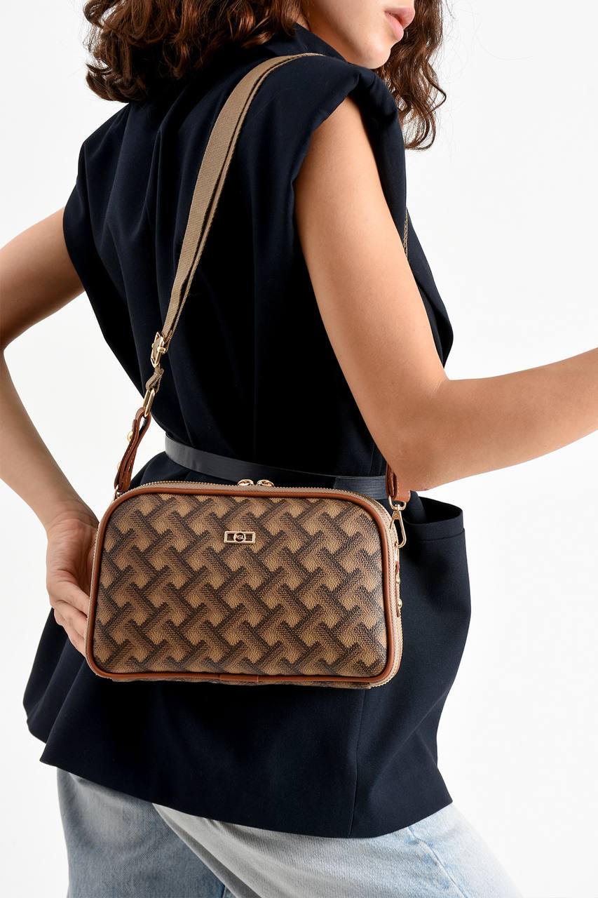 Kadın Orta Boy Çapraz Askılı Omuz Çantası