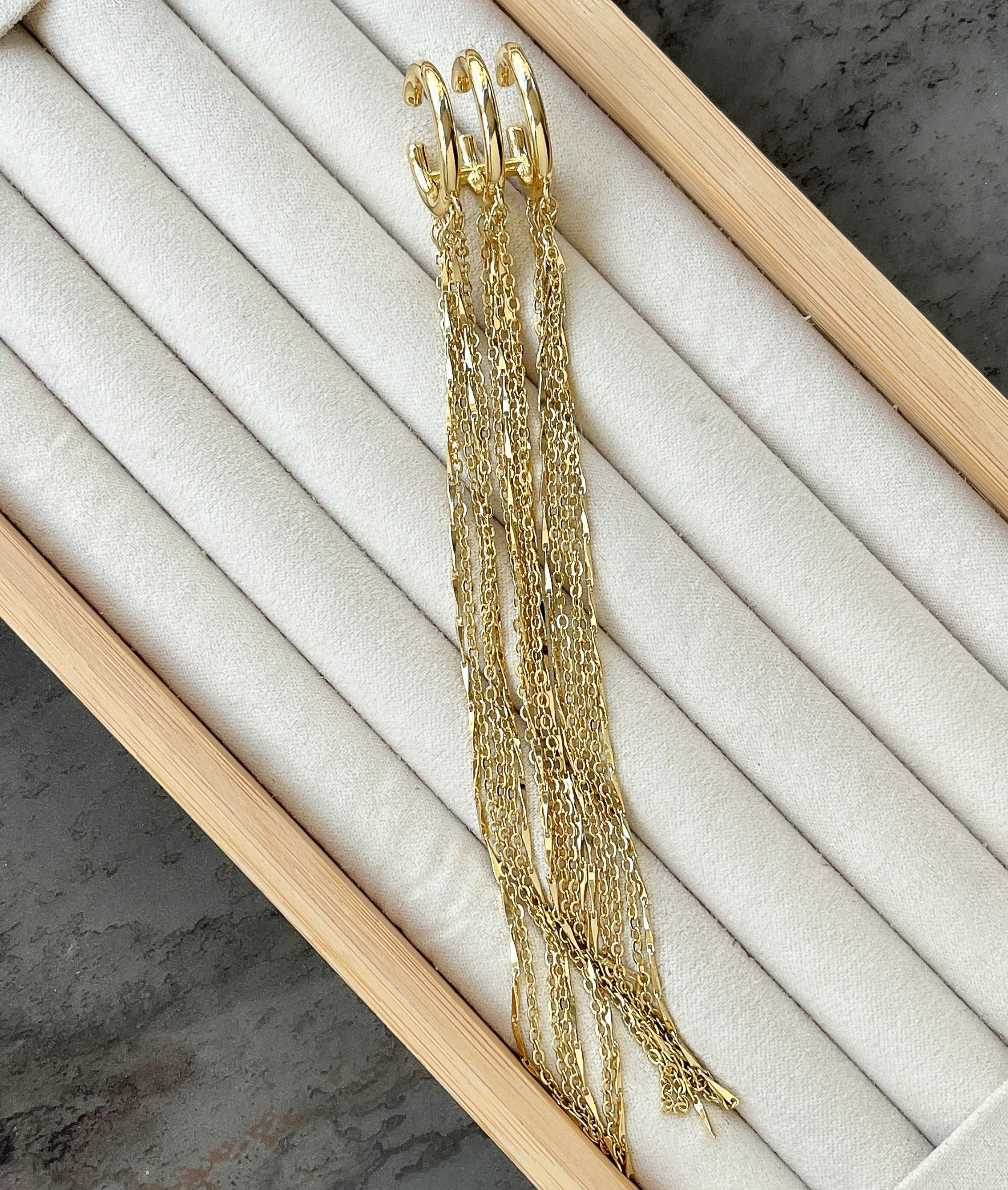Püsküllü Earcuff