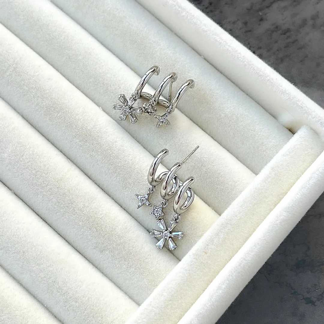 Çiçek Model Üçlü Görünümlü Küpe - Silver