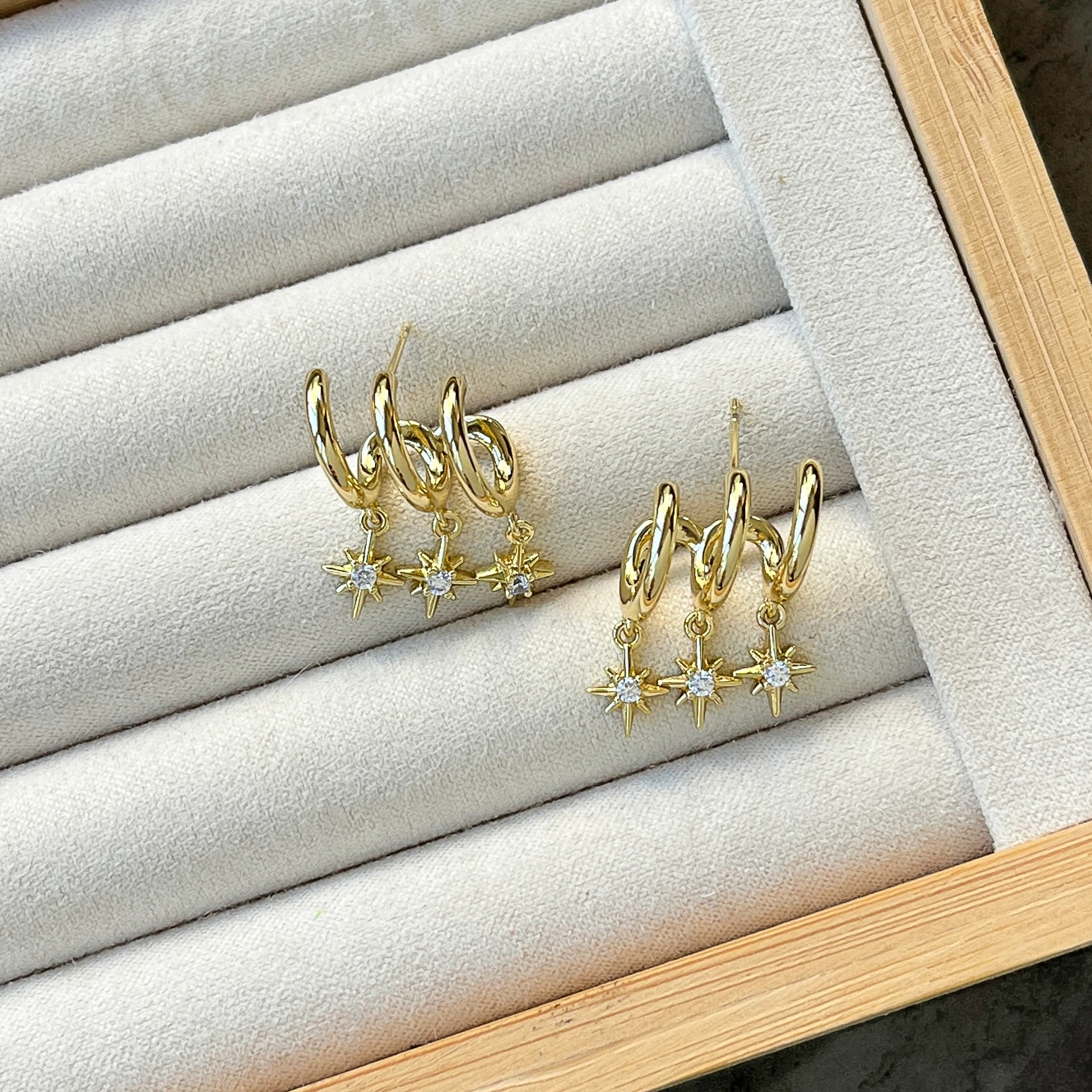 Üçlü Görünümlü Kutup Yıldızı Küpe - Gold