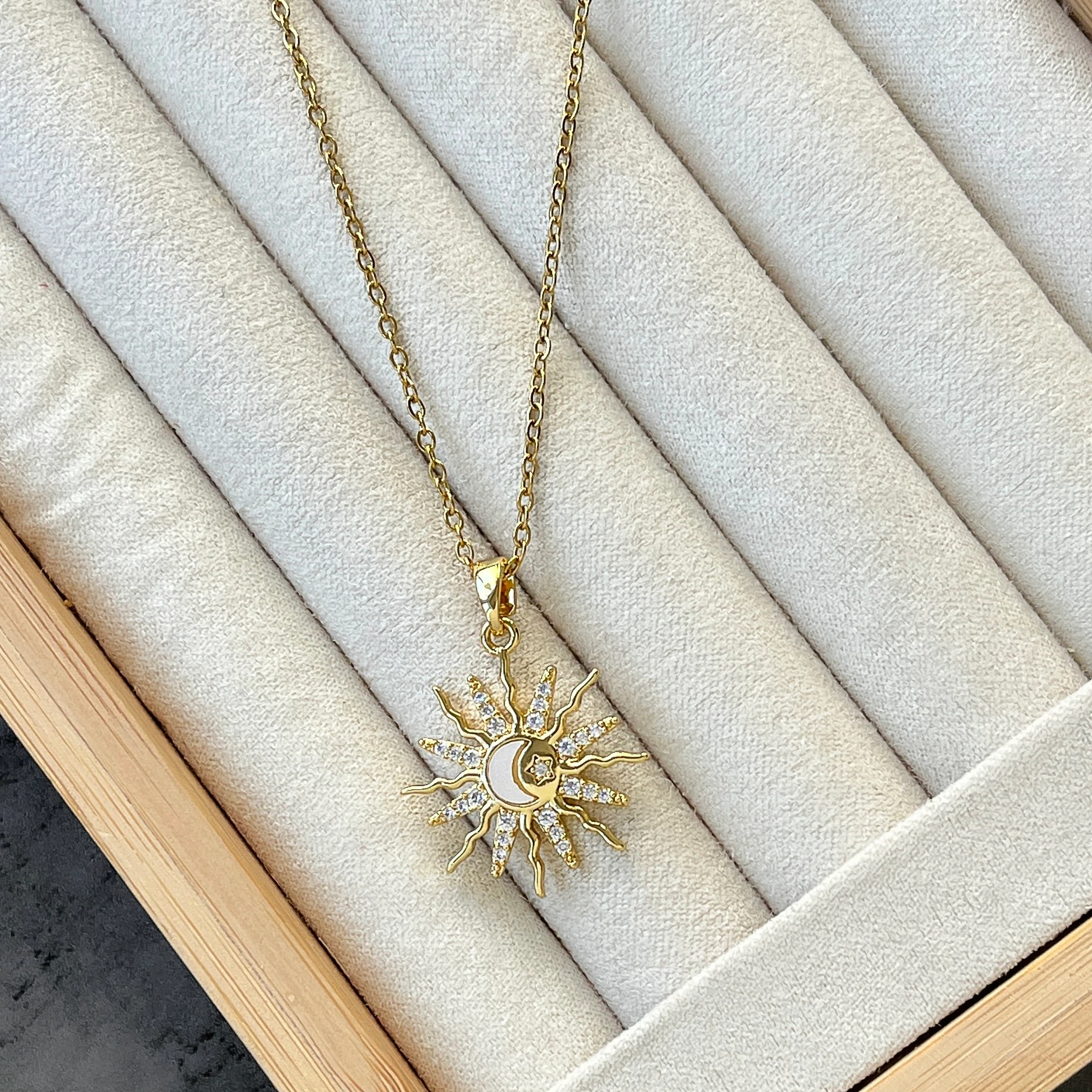 Çelik Ay-Yıldız Detay Güneş Kolye