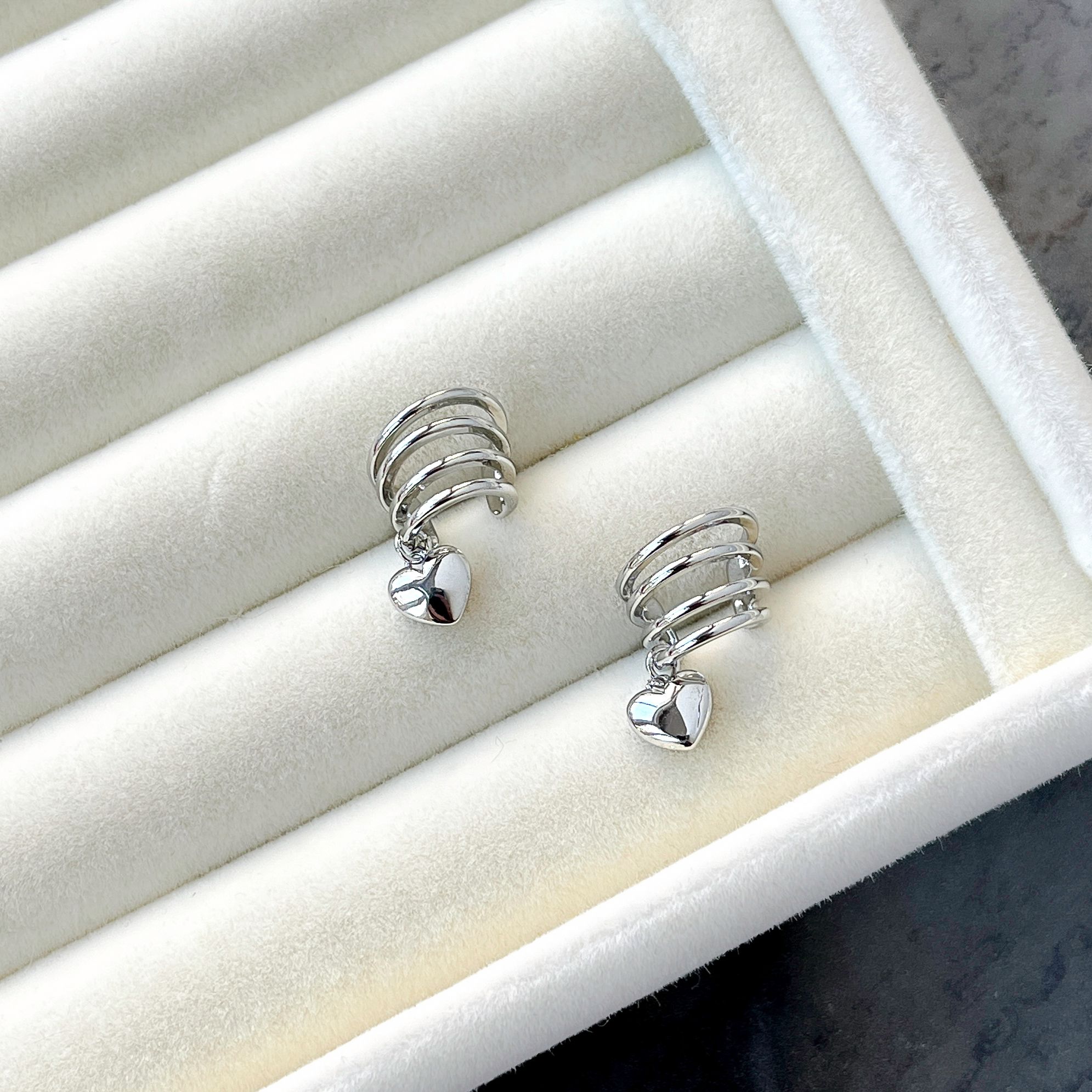 Dört Sıralı Kalp Detay Earcuff - Silveerr
