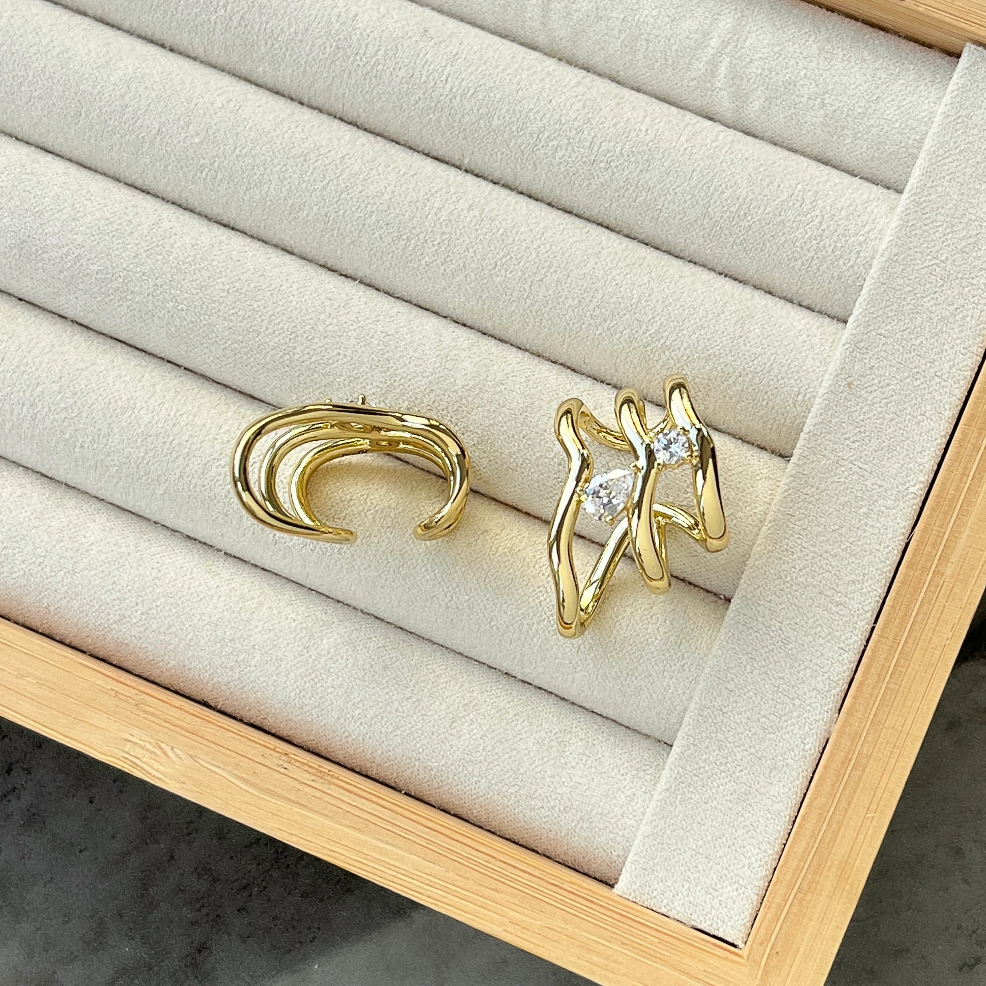 Taşlı Model İğnesiz Kıkırdak Küpe - Adet