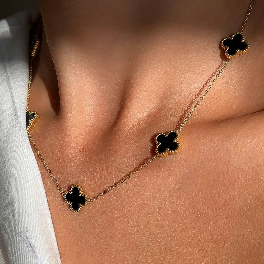 Çelik Yonca Model Kolye - Gold - Siyah