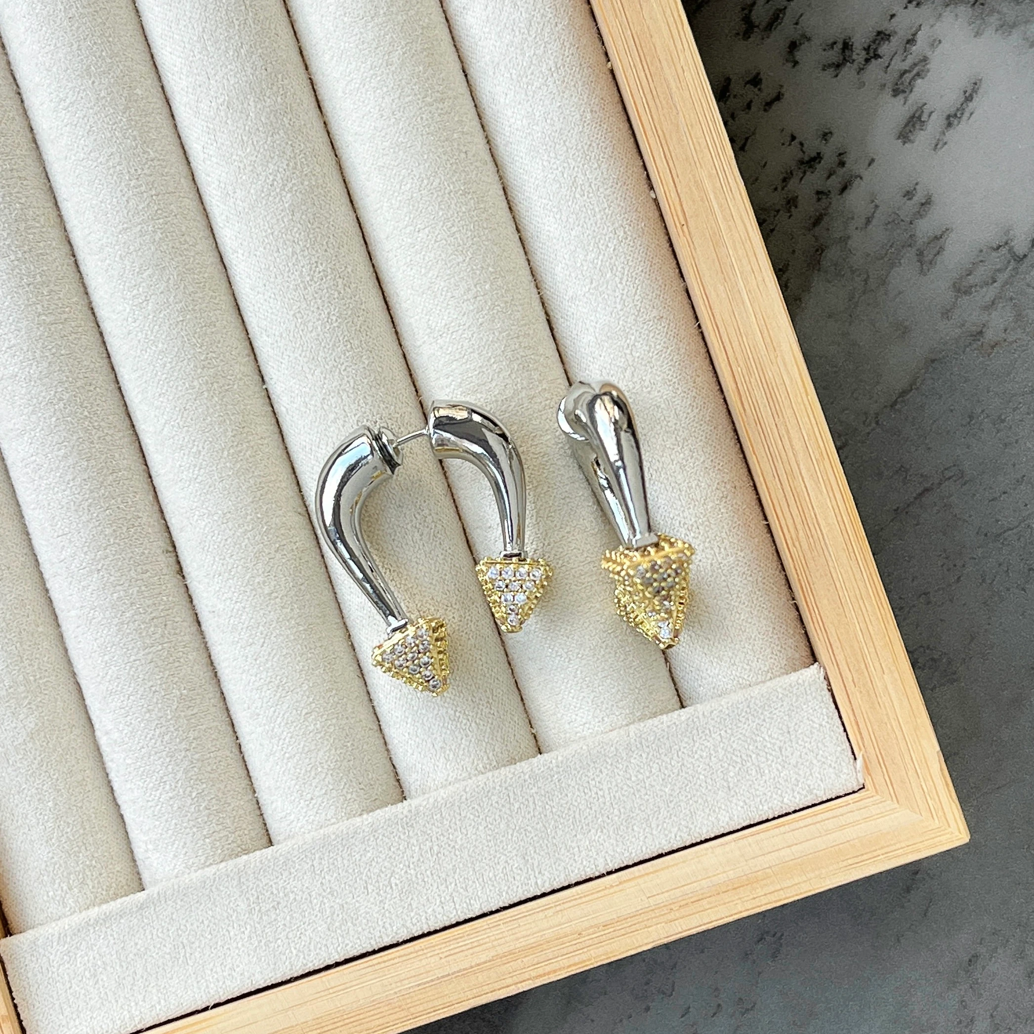 Çift Yönlü Tasarım Küpe - Model 1