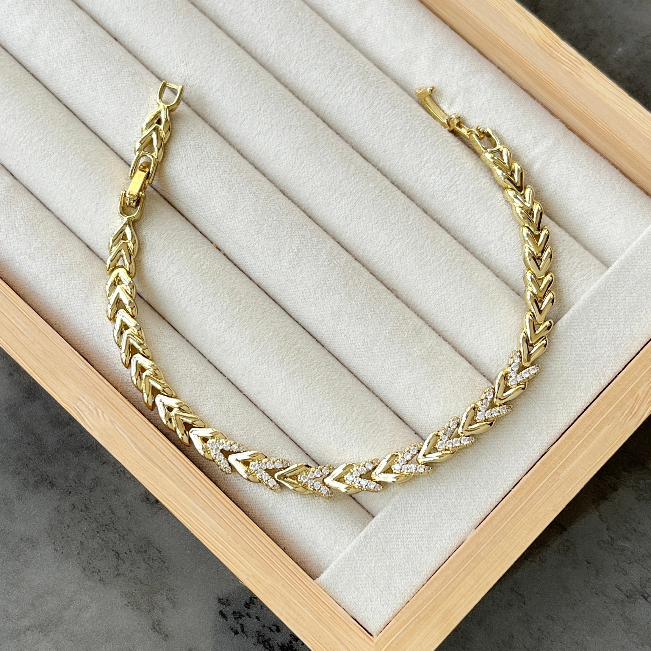 Taşlı Ok Model Bileklik - 14K