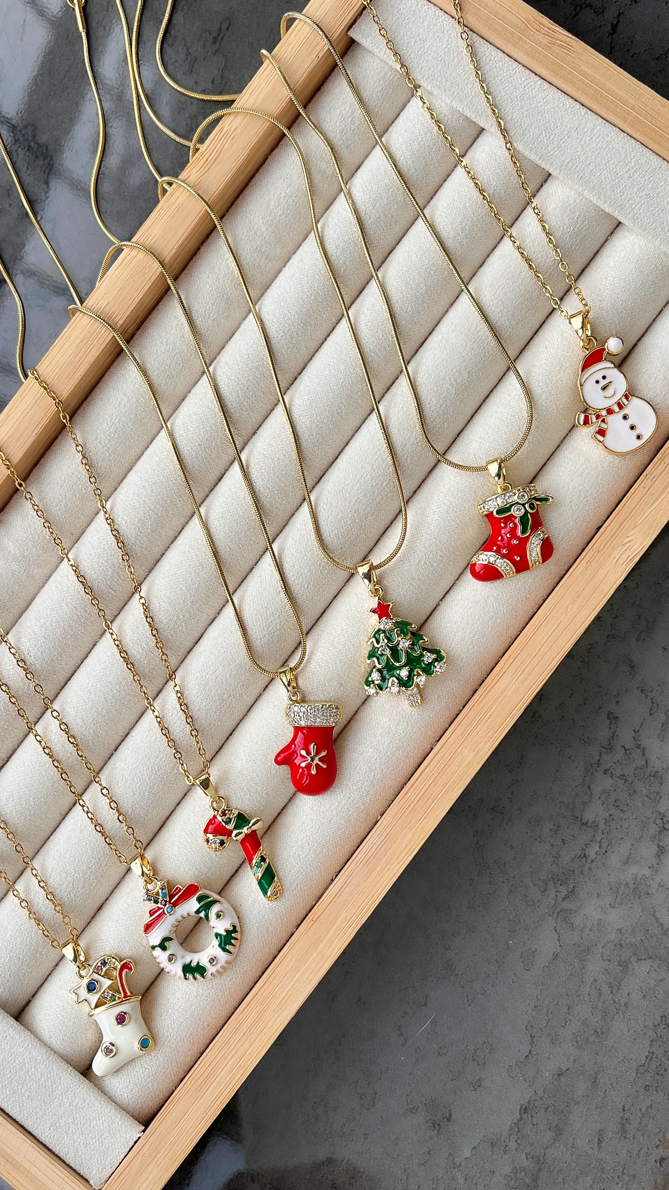 Çelik Yeni Yıl Kolye Modelleri