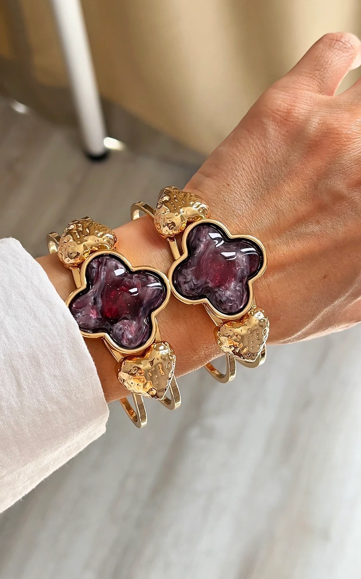 Doğal Taşlı Marka Kelepçe - Gold Mor Yonca Taşlı