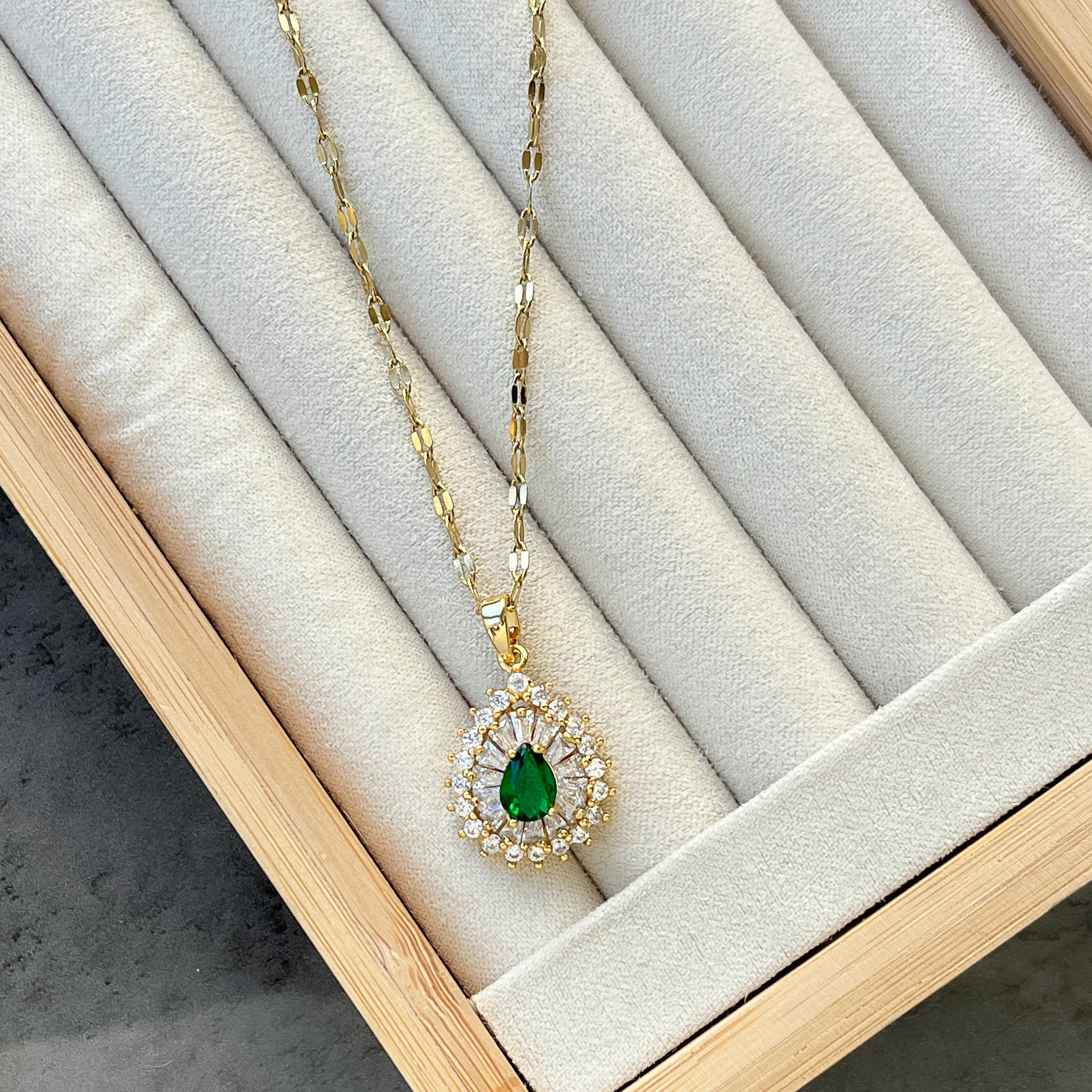 Çelik Taşlı Damla Kolye