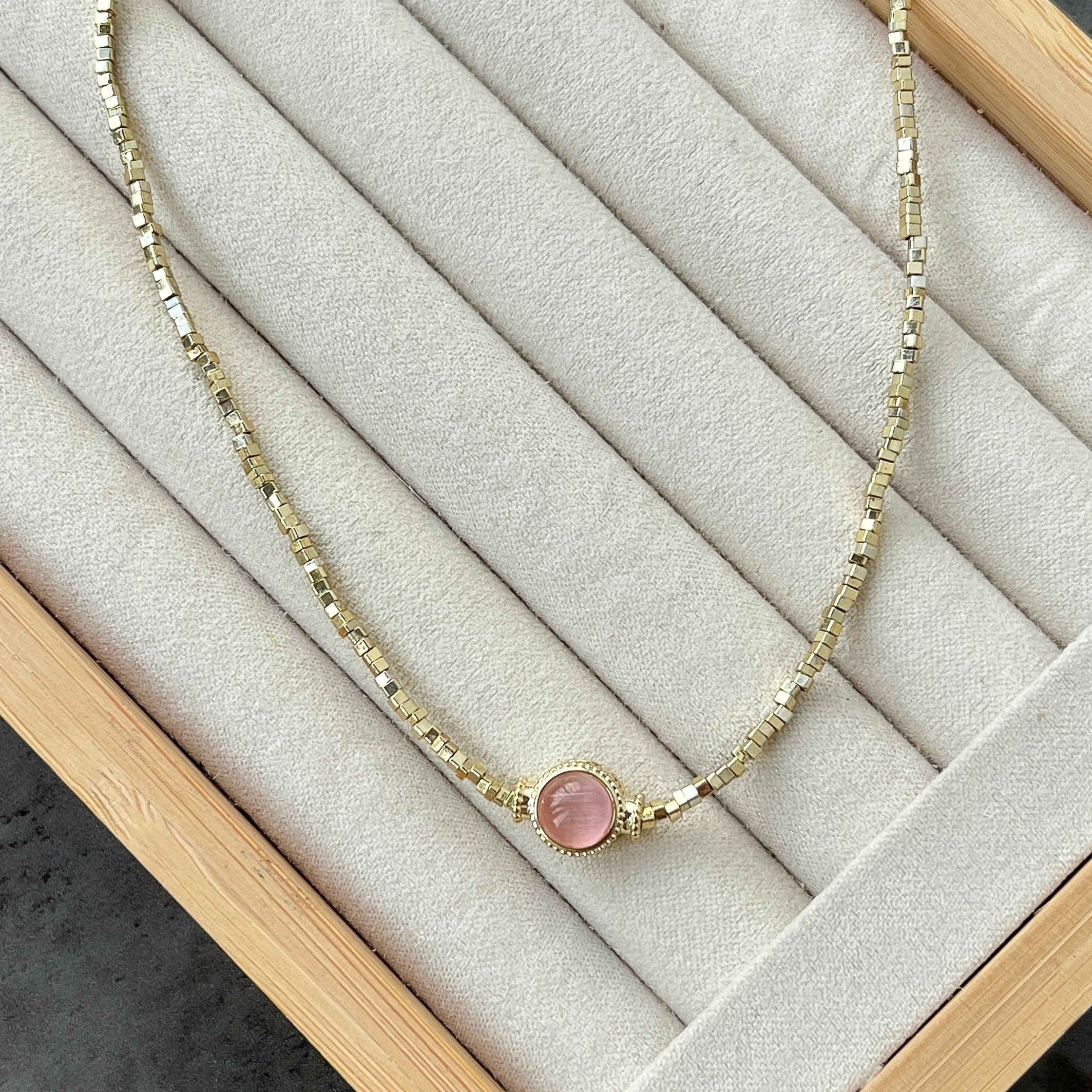 Kırık Boncuk Zincirli Kolye